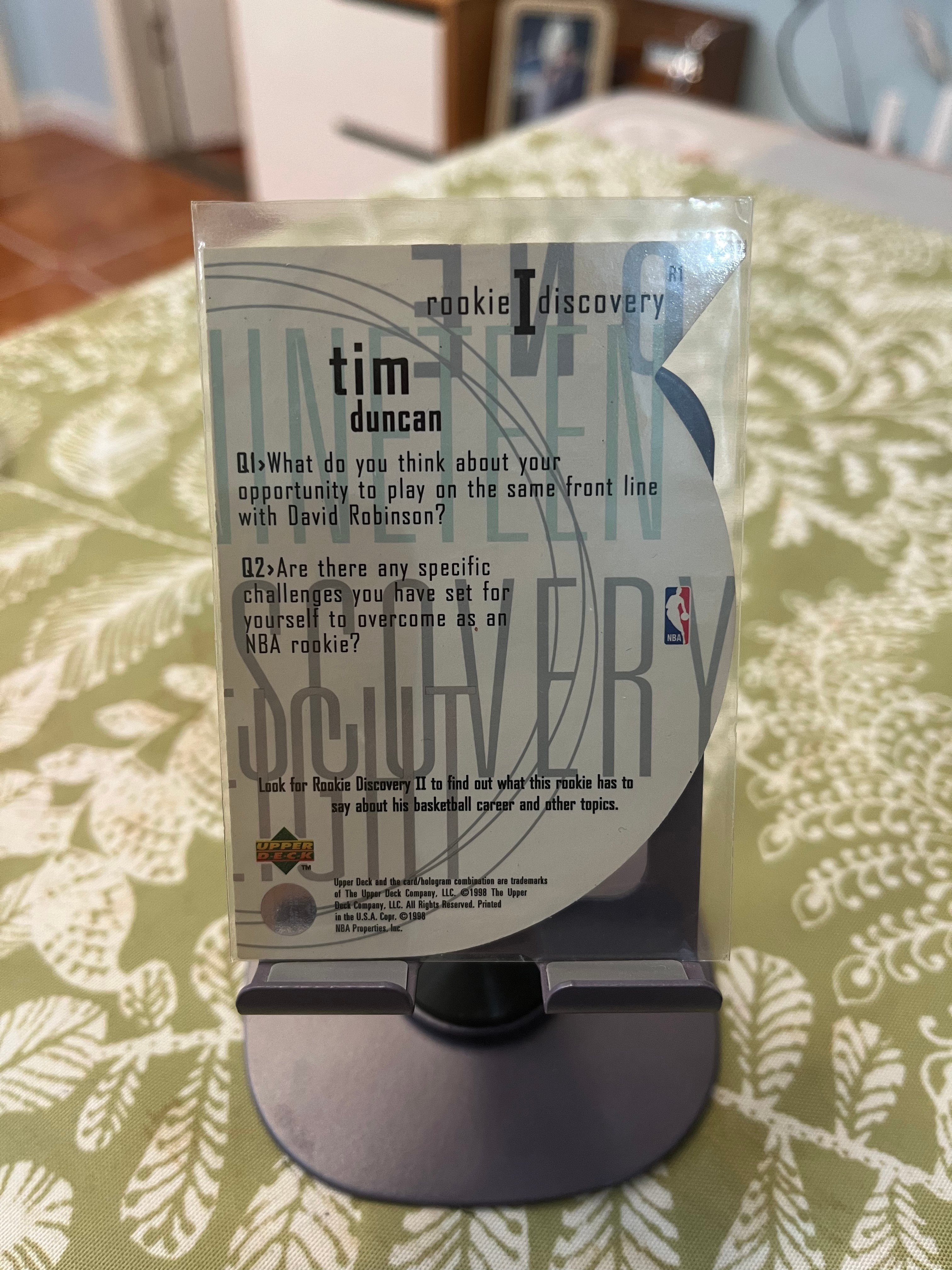 1998 Upper Deck 老卡 老特 Tim Duncan 蒂姆 邓肯 石佛 马刺【异形切割 rookie I discovery】【边角瑕疵如图 介意勿拍】#1020