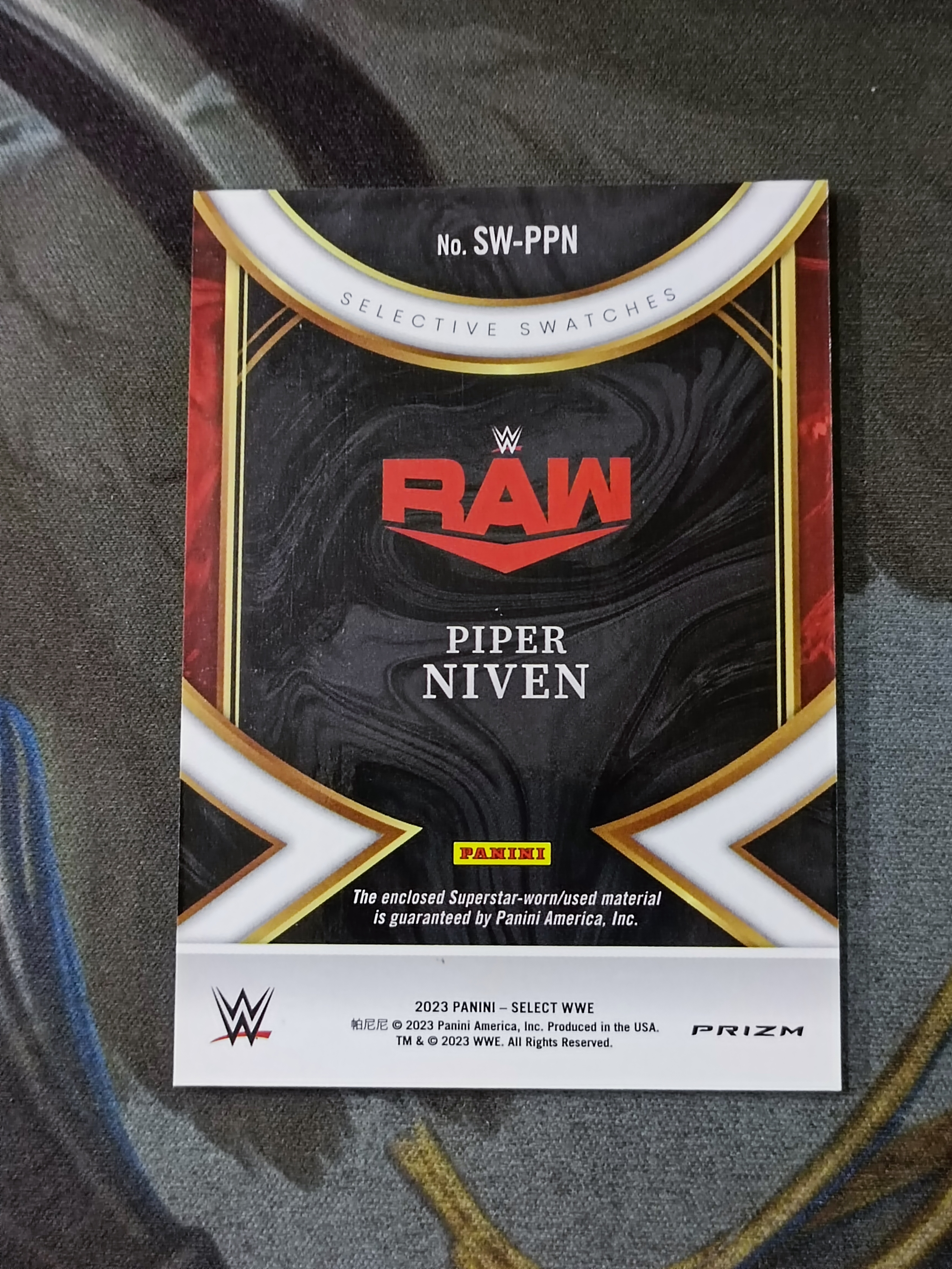 2023 Panini Select WWE Piper Niven 猪猪女孩” 派珀尼文 银折 物料实物 WWE 职业摔角(品见大图小瑕)《苏州卡通》J【ANDY】