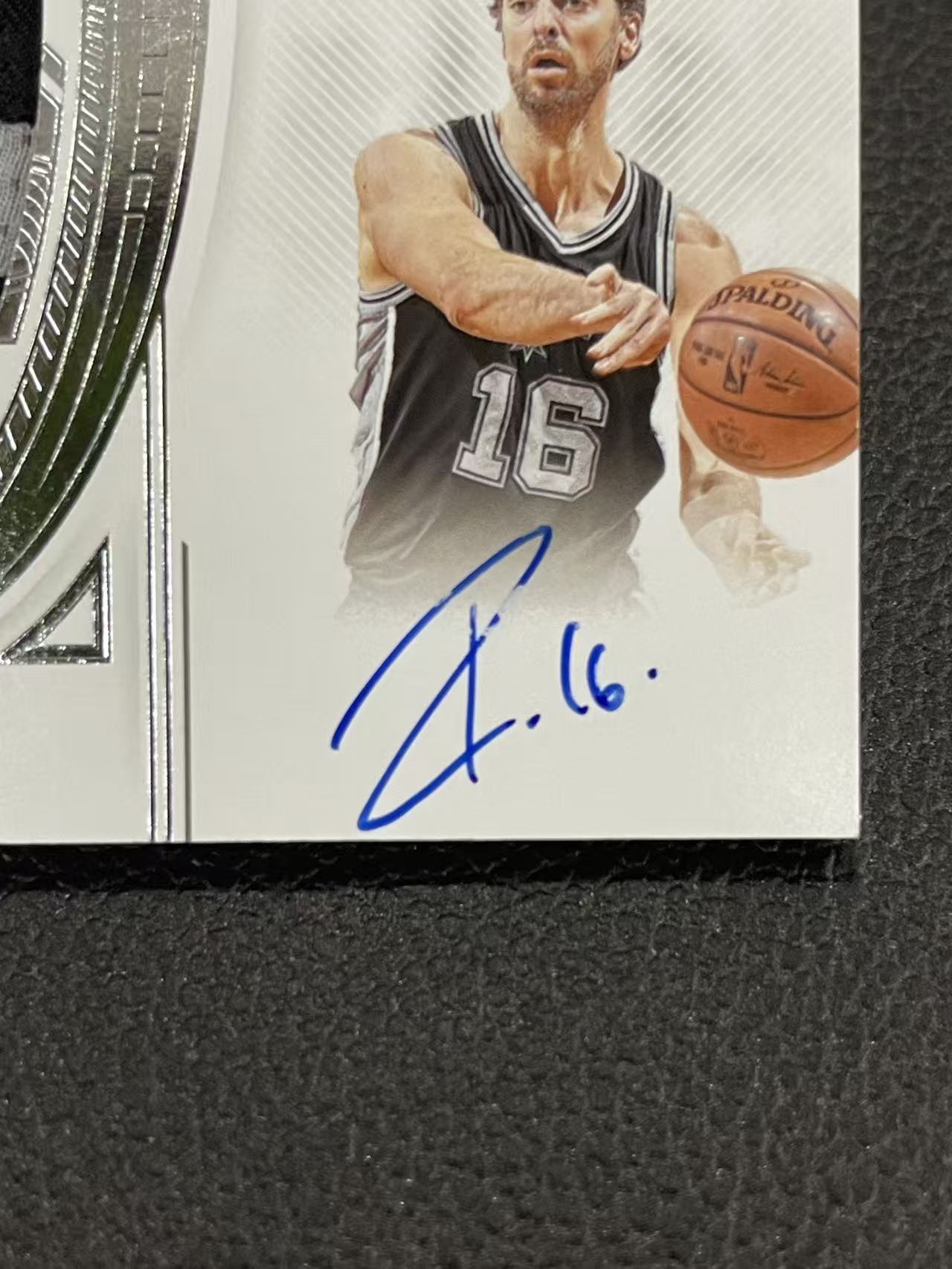 2021-22 Panini Flawless Pau Gasol 【赛博典藏】 手提 马刺 保罗 加索尔 /25编 FPA 马桶盖 签字 卡签 加嫂 暴力切割 墨迹微瑕 微瑕如图 #DE#