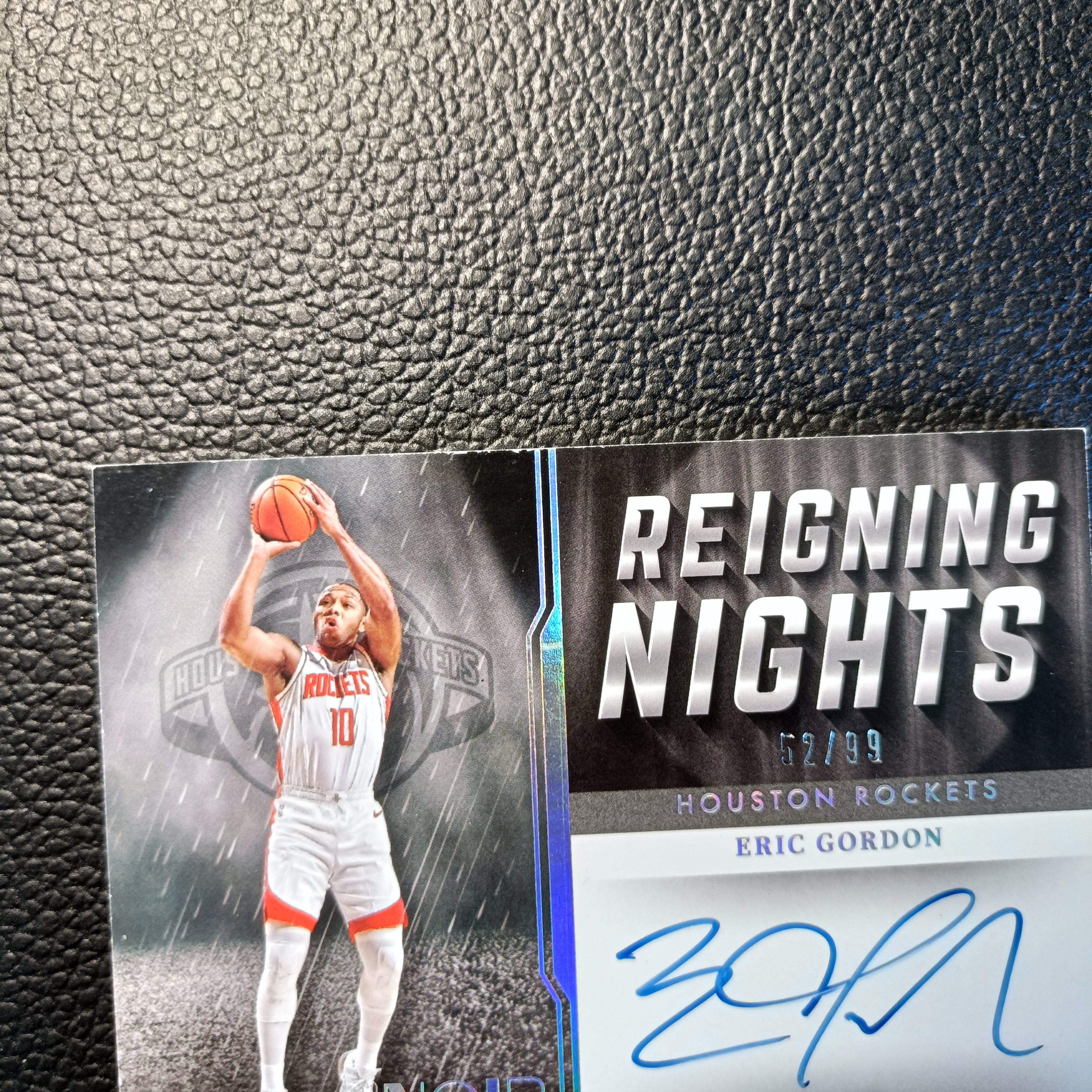 2021-22 【 爆金榕城 】 Panini Noir Eric Gordon 诺尔 埃里克 戈登 火箭队 Reigning Night 统治夜 卡签签字 /99 专收必备 卡品如图 微瑕 in哥