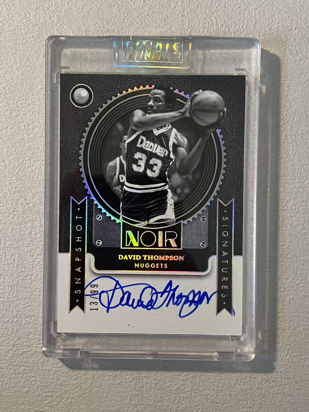 2024-25 Panini Noir David Thompson 诺尔 掘金 名宿 大卫 汤普森 /99编 签字 卡签 收藏必备