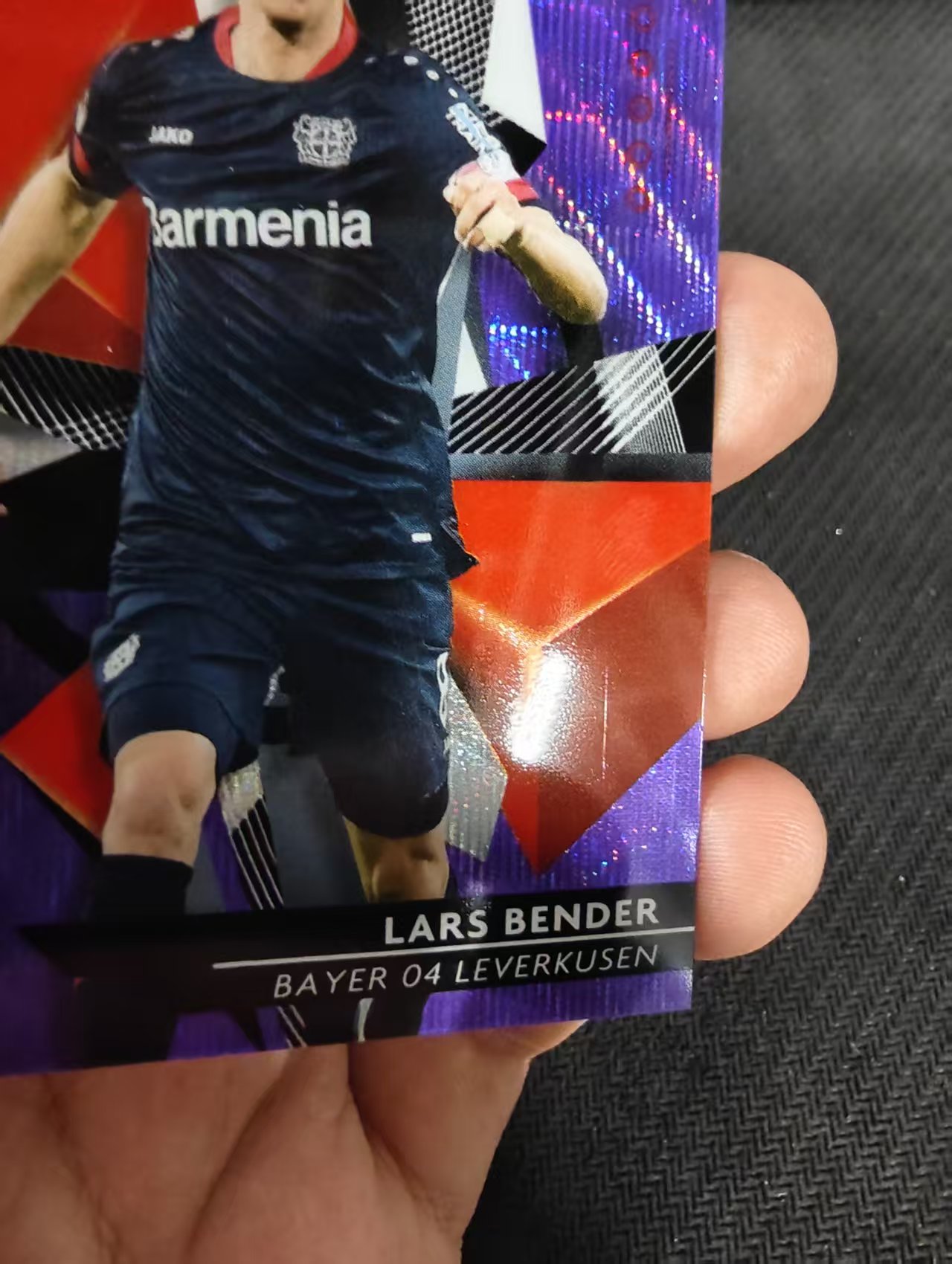 【可合并,不累计】2021 Topps Finest Lars Bender 德甲 勒沃库森 拉尔斯 本德 紫波纹 250编 瑕疵如图