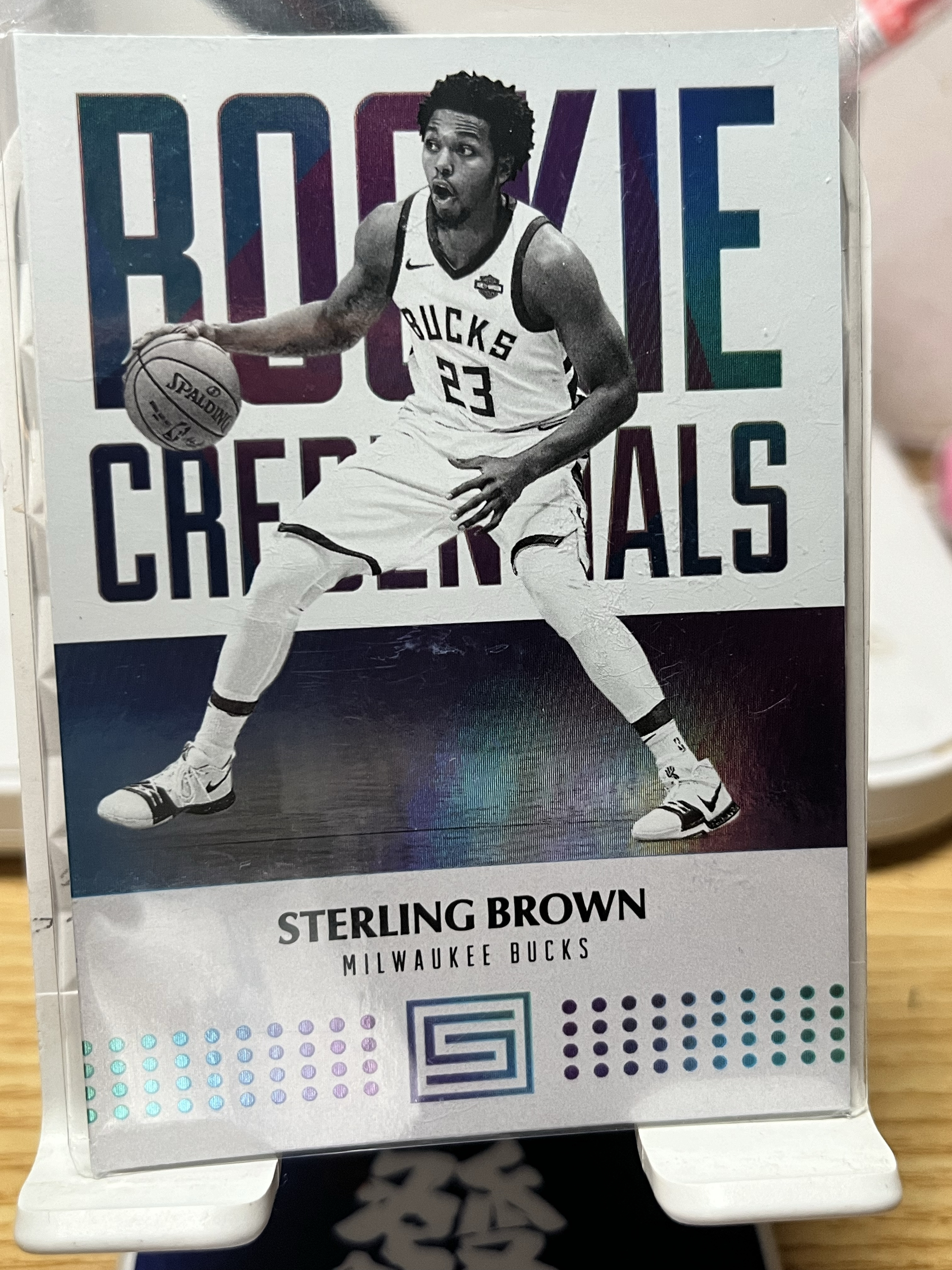 A6 2017-18 Panini Status Sterling Brown 斯特林 布朗 新秀rc 雄鹿队  折射  卡品如图   收藏必备 专收必备