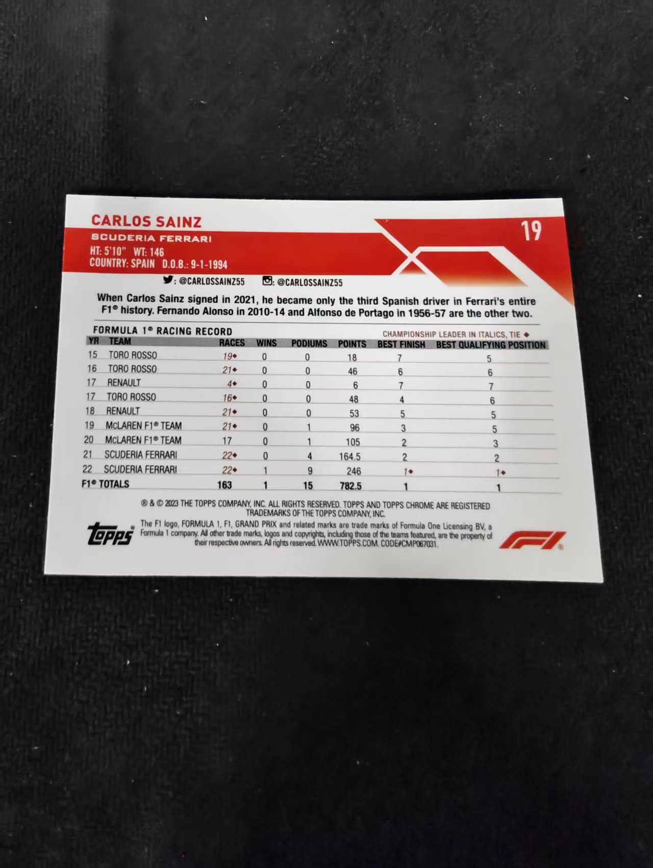 2023 Topps Chrome F1 Carlos Sainz 卡洛斯 赛恩斯 法拉利车队 划痕 边角瑕疵 #19