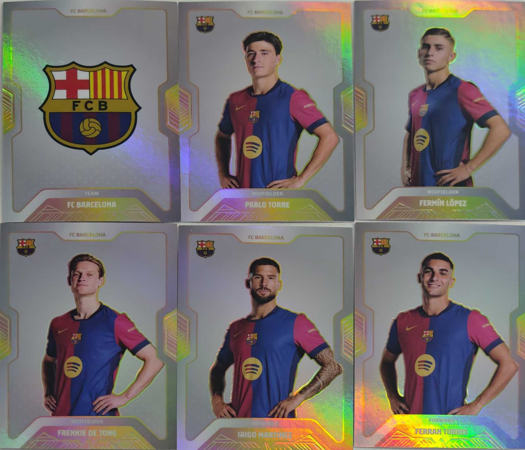 2024-2025 帕尼尼 Topps 巴萨 费兰托雷斯 费尔明洛佩兹 德容 队徽 新秀  卡品如图 lot 6张打包 【可合并不累计】