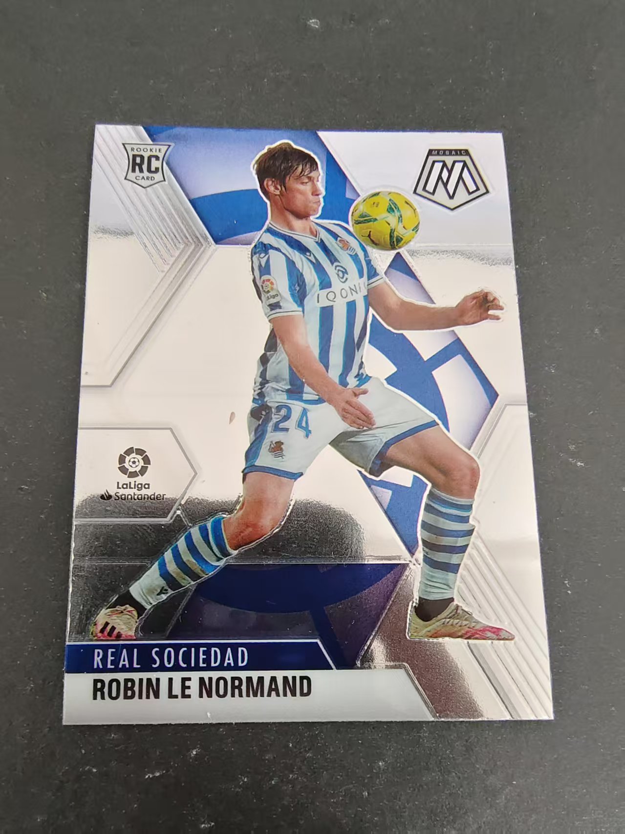 【可合并，不累计】2020-21 Panini Mosaic Robin Le Normand RC 西甲 马赛克 皇家社会 诺曼德 新秀 划痕 边角瑕疵 #54