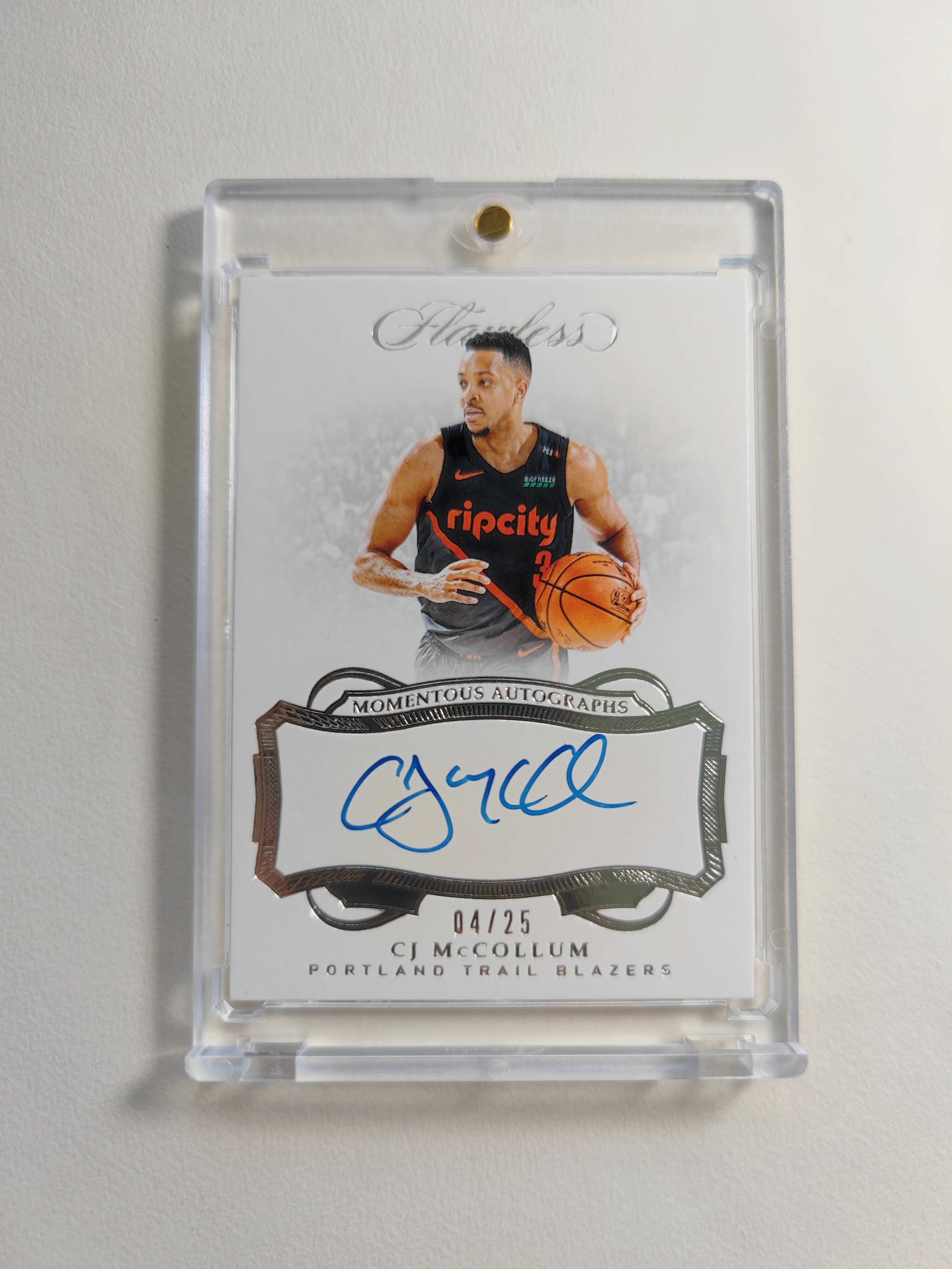 2018-19 Panini Flawless CJ McCollum 开拓者 CJ 麦科勒姆 手提箱签字 卡签 /25