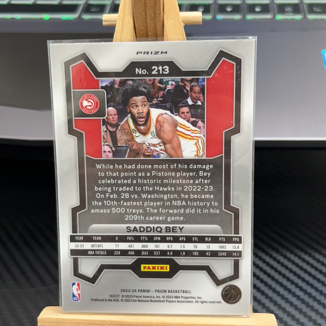 2023-24 Panini Prizm Saddiq Bey 萨迪克 贝 老鹰 银折 折射 prizm系列 pz 卡品如图 凑图必备 值得收藏!免费代卖!