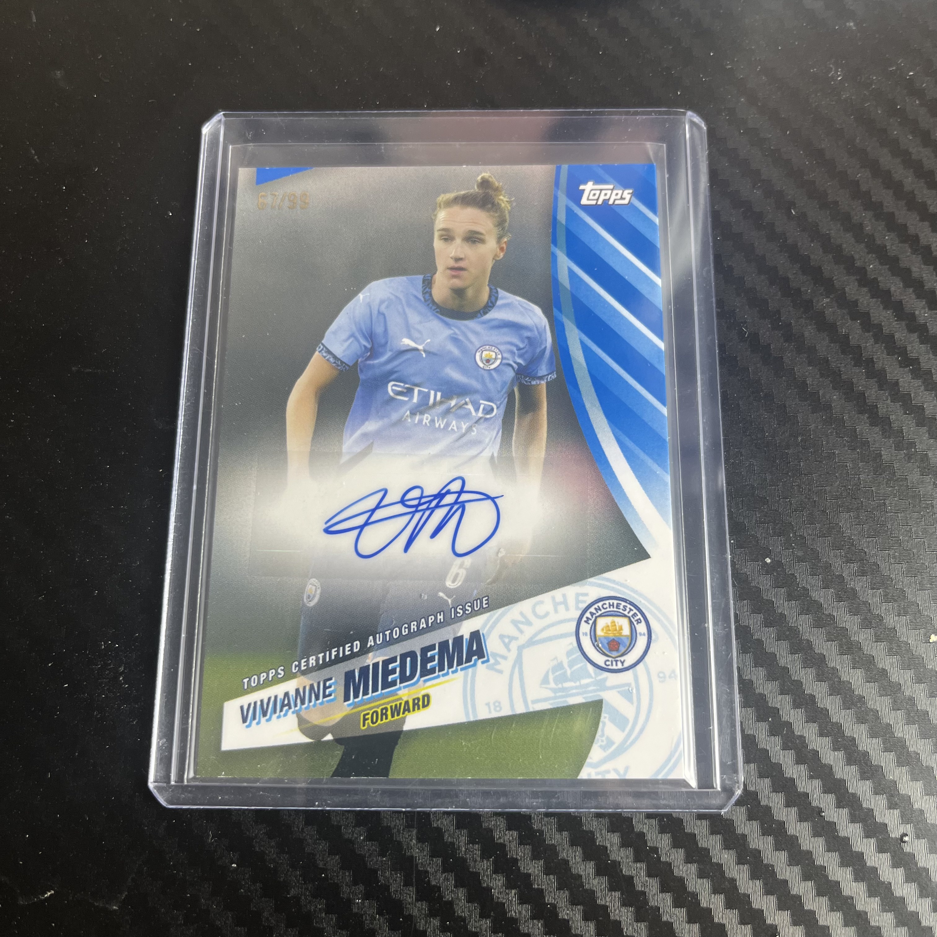 2024-25 Topps Chrome Vivianne Miedema 曼城 蓝月亮 薇薇安 米德玛 67/99编 签字 不退不换 不累计 卡品如图 丁满代拍 小杆