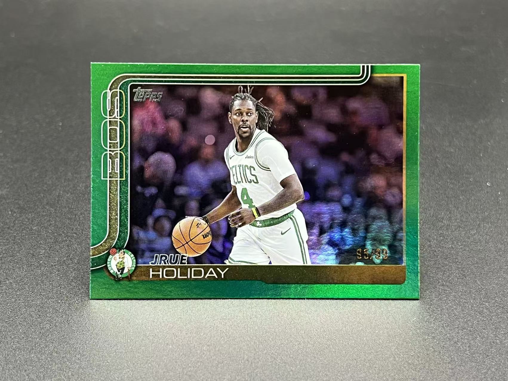 2025 Topps FLAGSHIP Jrue Holiday #7 霍勒迪 凯尔特人 绿折 99编 Base 专收必备 烧烤