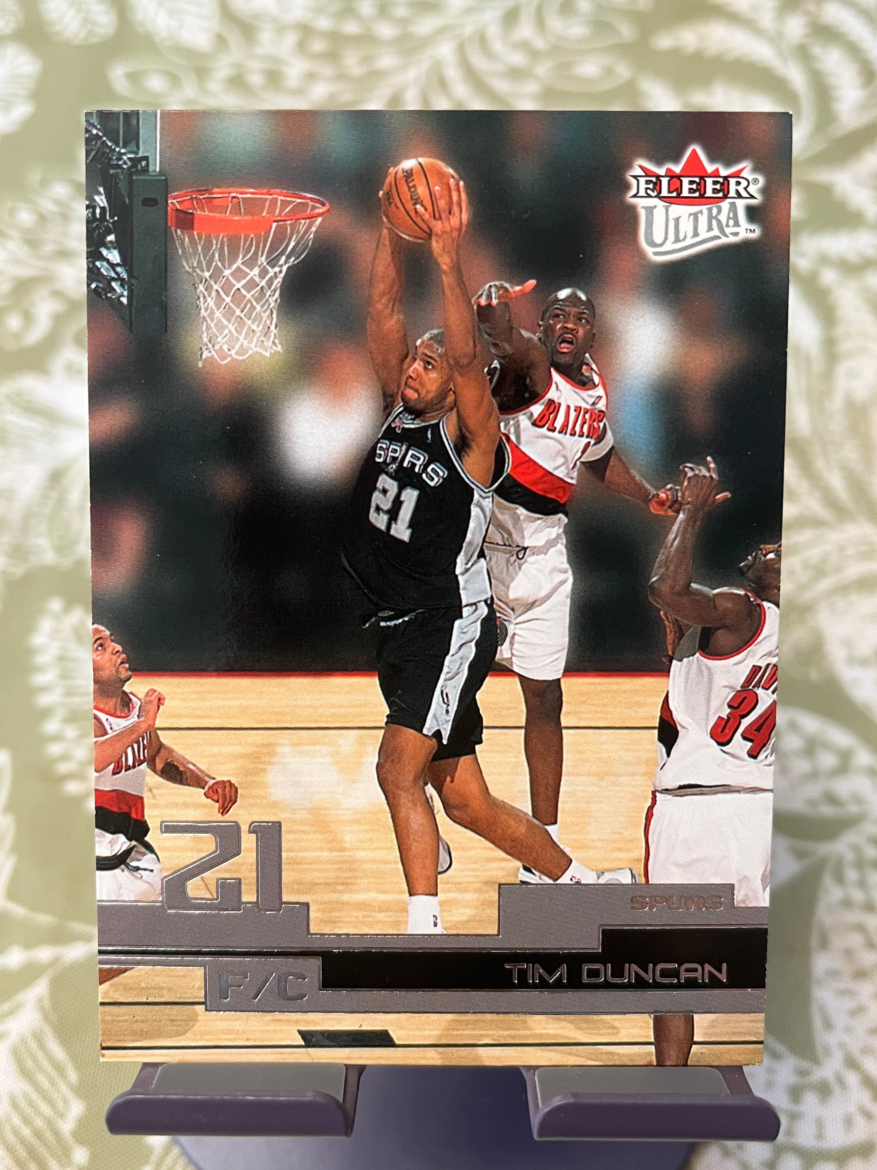 2002 Fleer 老卡 老特 Tim Duncan 蒂姆 邓肯 石佛 马刺【经典选图 扣篮 ULTRA】【边角瑕疵如图 介意勿拍】#1187