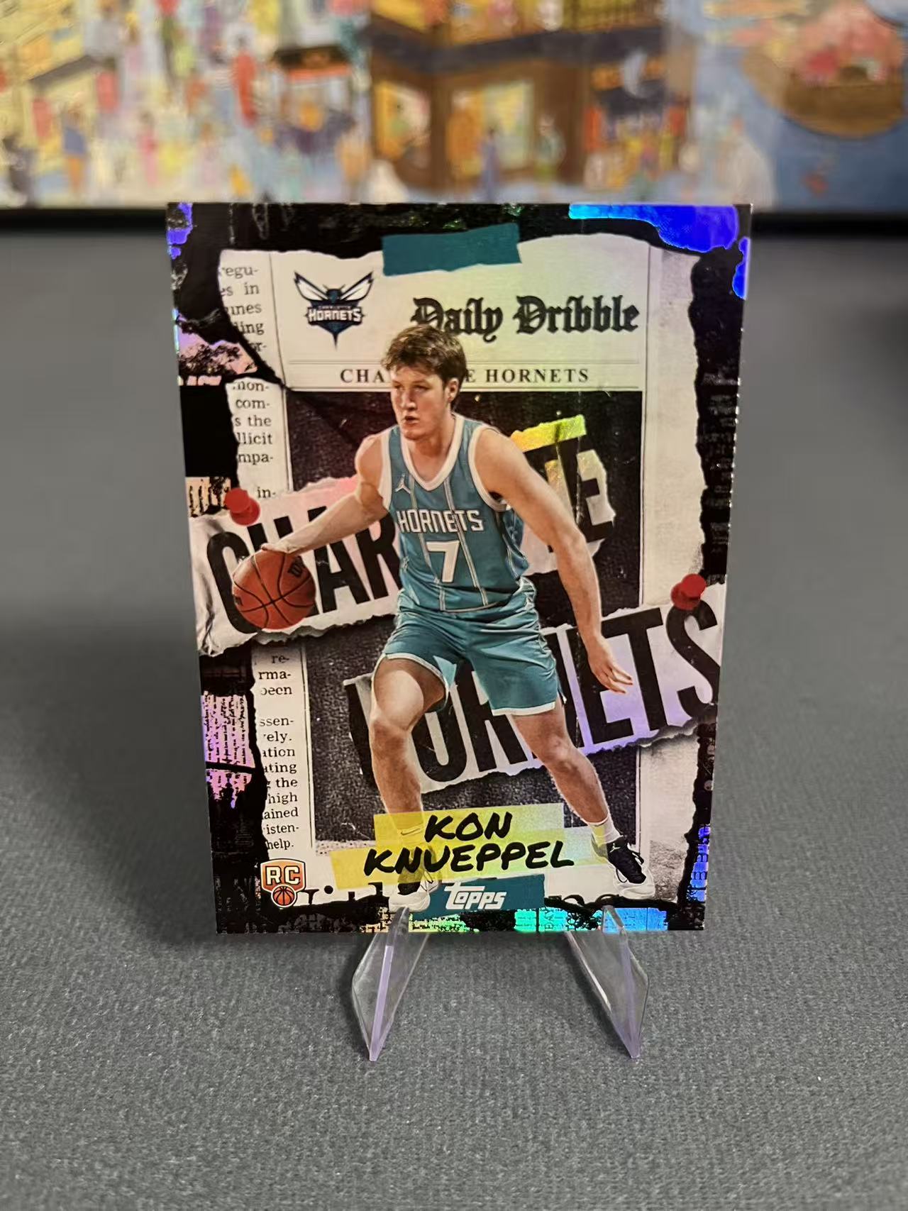 2025-26 Topps Flagship Kon Knueppel RC 新秀 银折 报纸 特卡 康克尼普尔 克尼佩尔 黄蜂 正统系列第一版 卡品如图