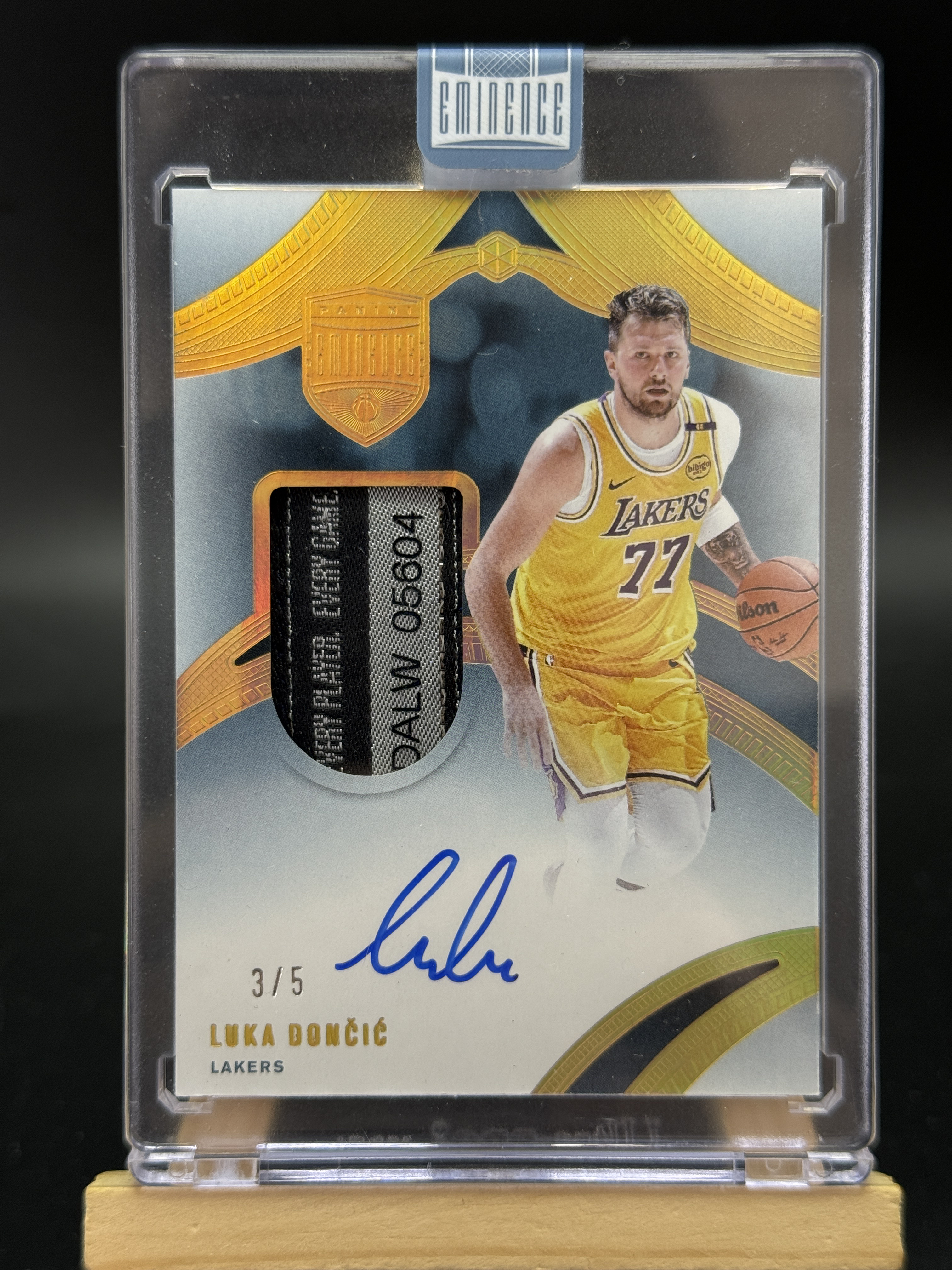 2024-25 Panini Eminence Luka Doncic 大真金白银 洛杉矶湖人 卢卡 东契奇 3/5编 超低编 PA 暴力切割Patch Tag 水洗标 金闪版 签字 卡签 GU 亲穿Hit卡 原封砖 微瑕如图 Feeeee