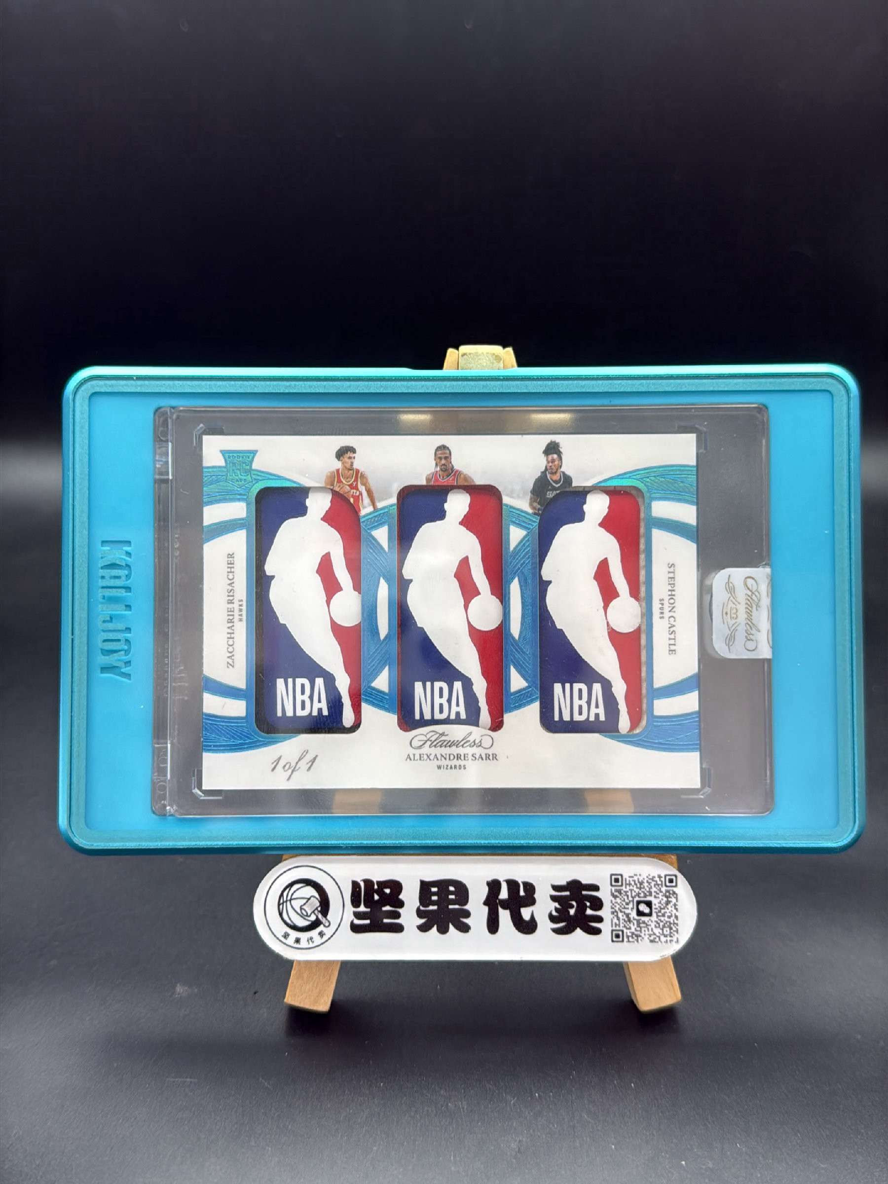 【坚果精品】2024-25 Panini Flawless Stephon Castle 手提末年 RC新秀 卡斯尔 里萨谢 萨尔 1/1编 一编一 1of1 湖水蓝闪 三人三窗 Logoman GU落场 系列Hit 原封砖微瑕如图 Z02