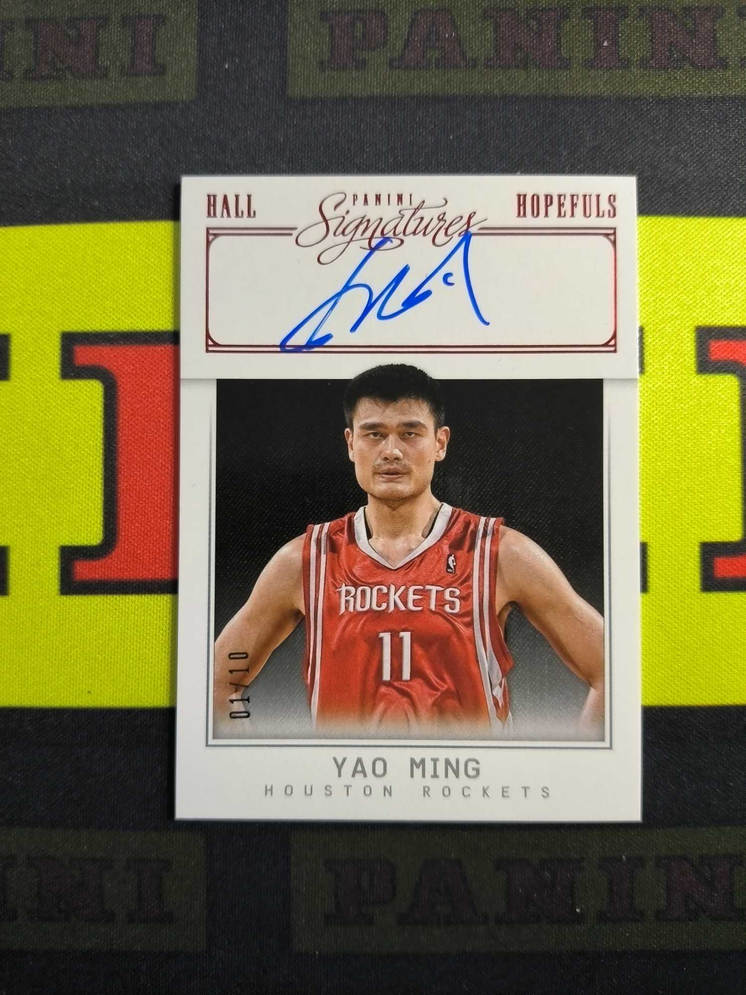 2013-14 Panini Signature Yao Ming 休斯顿火箭 名人堂 小巨人 姚明 红宝石平行签字 卡签 01/10编 首编 ...