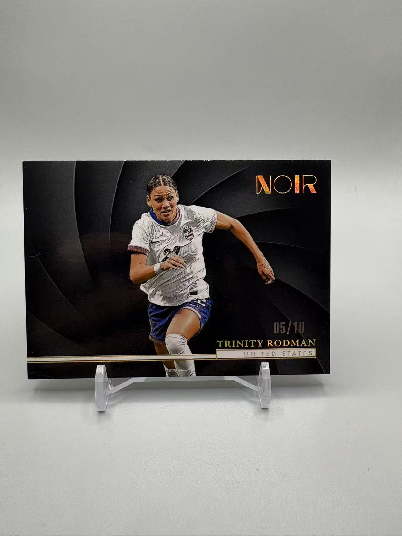 2024-25 Panini Noir TRINITY RODMAN 【灰灰代拍】全新 诺尔 蒂尔尼 罗德曼 /10编 金折 横板 base 美国 女足 随无