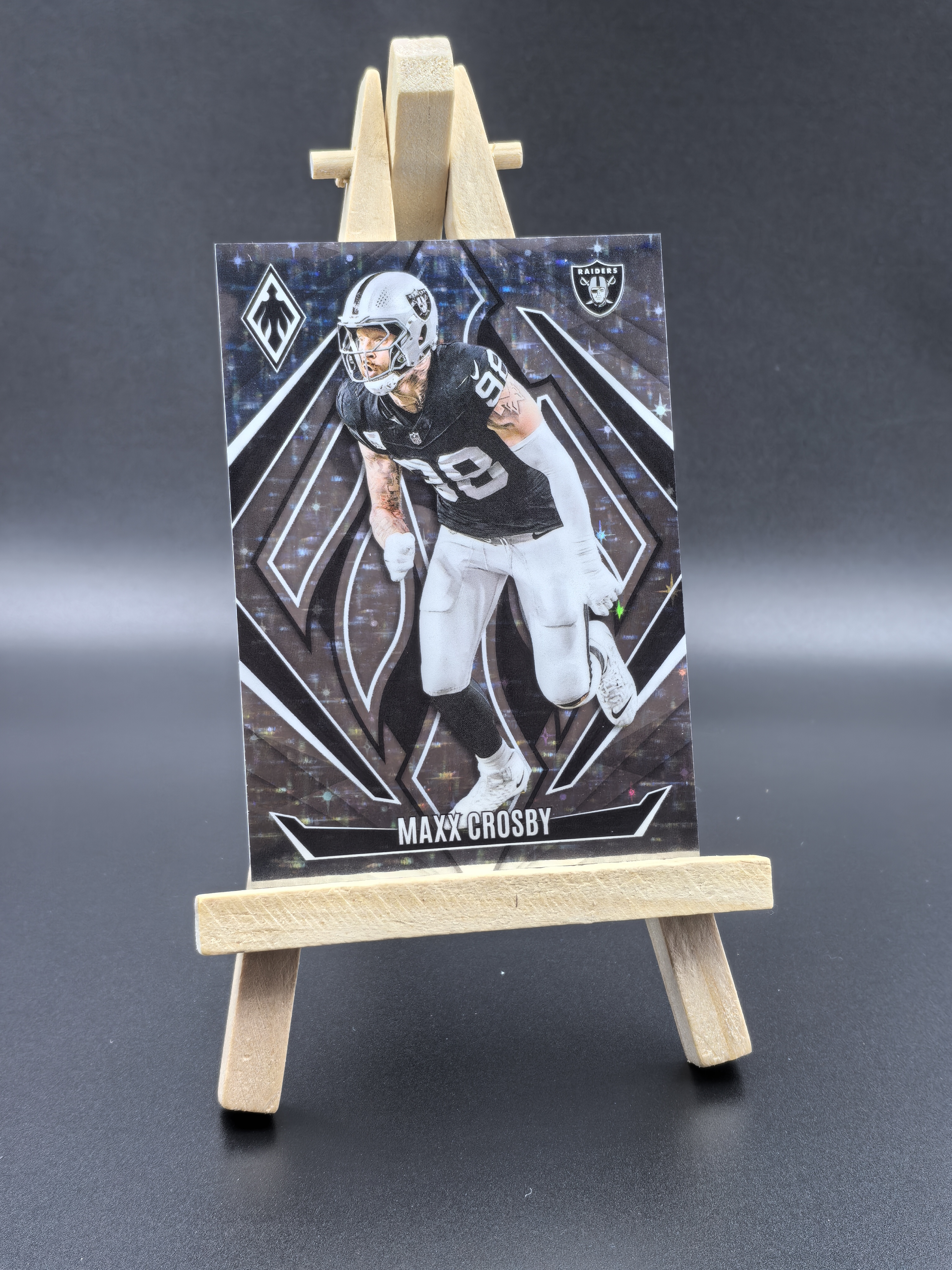 2024 Panini Phoenix Football Maxx Crosby 橄榄球 NFL 马克西 克罗斯比 突袭者 星星折 限量180编 未来可期 卡品如图（斐济杯）