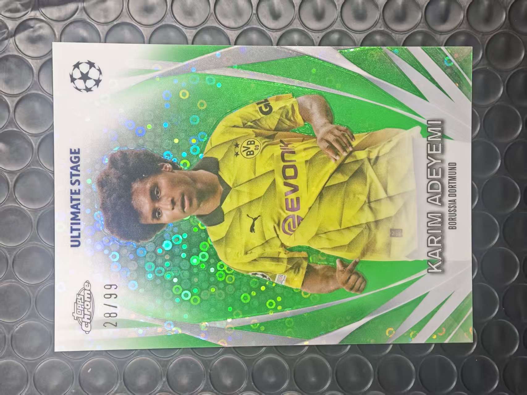 2024 Topps Chrome Karim Adeyemi 欧冠 UCC 多特蒙德 阿德耶米 终极舞台特卡 28/99编 绿泡泡折 折射 卡品如图【原地起飞卡社】MVP11.11