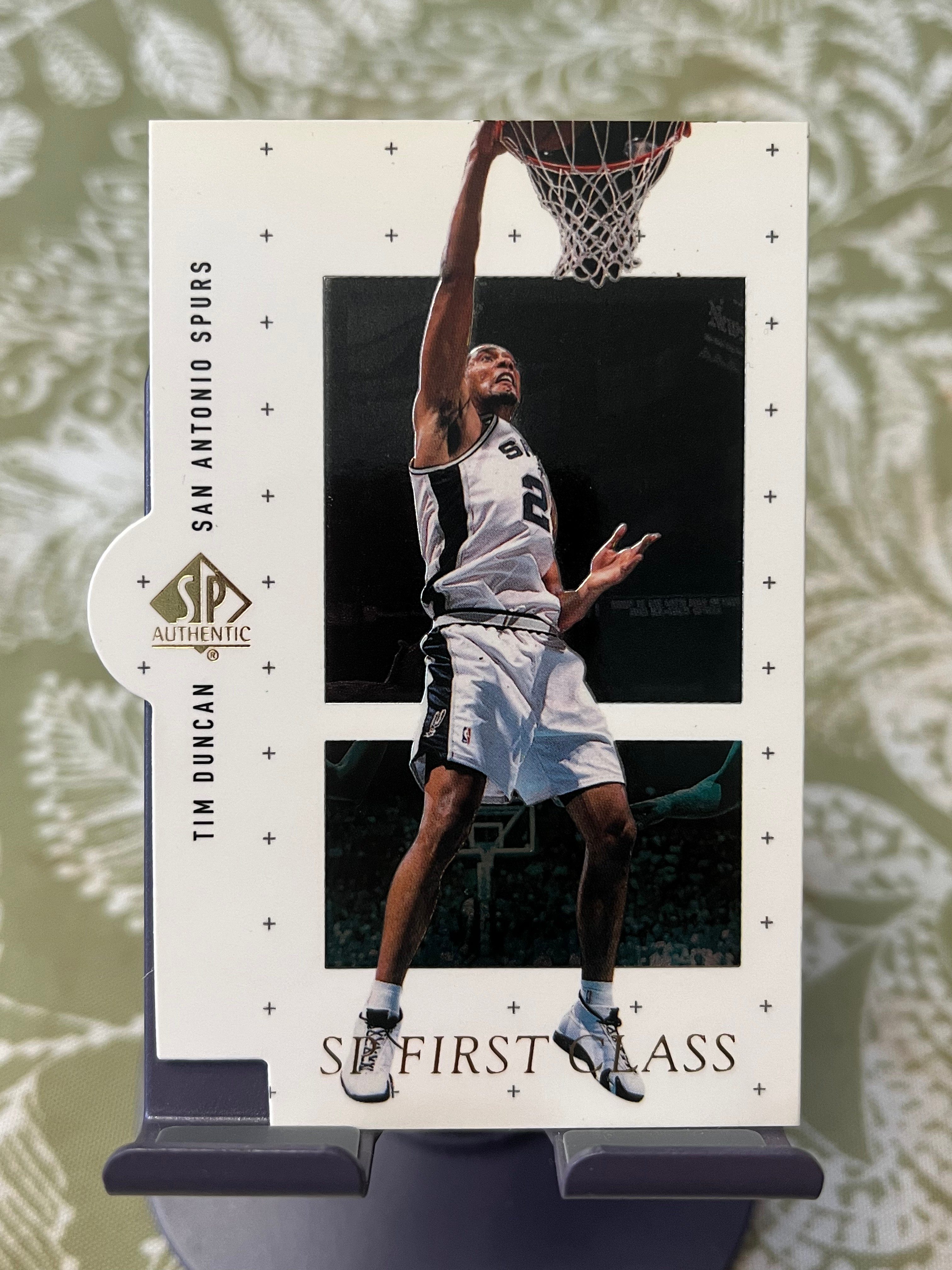 1999 Upper Deck 老卡 老特 Tim Duncan 蒂姆 邓肯 石佛 马刺【异形切割 经典设计 SP FIRST CLASS】【边角瑕疵如图 介意勿拍】#1192