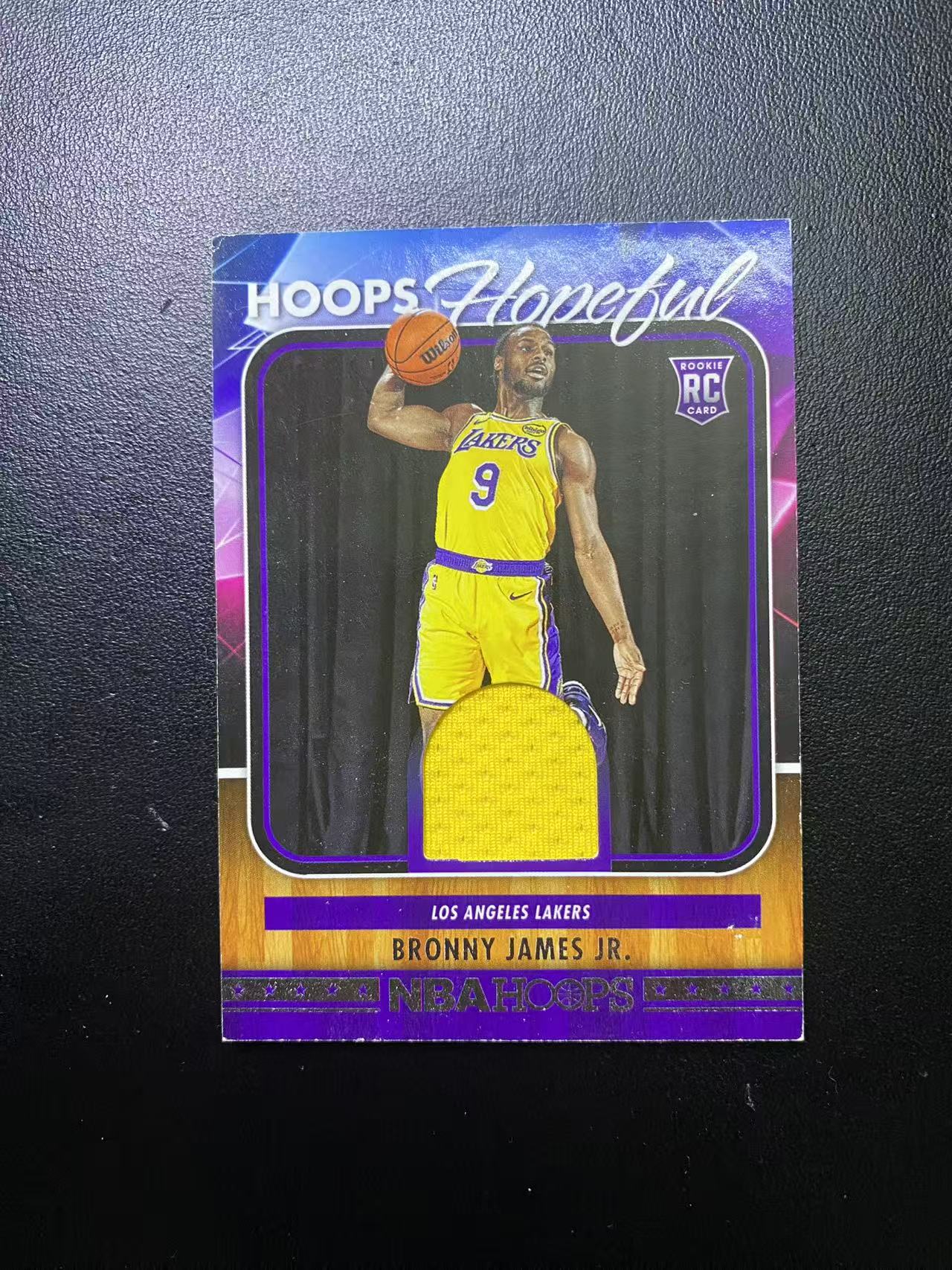 2024-25 Panini Hoops Bronny James Jr. 湖人 布朗尼 詹姆斯 球衣 物料 切割 瑕疵如图 介意勿拍 卡品如图 dm