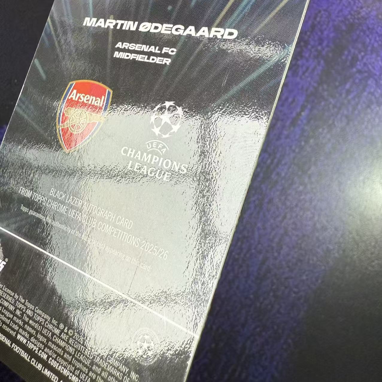 2026 Topps Chrome Martin Odegaard 欧冠 阿森纳 厄德高 99编 绿镭射折 签名签字 完美墨迹 微瑕划痕【拾艺代卖】SY06270