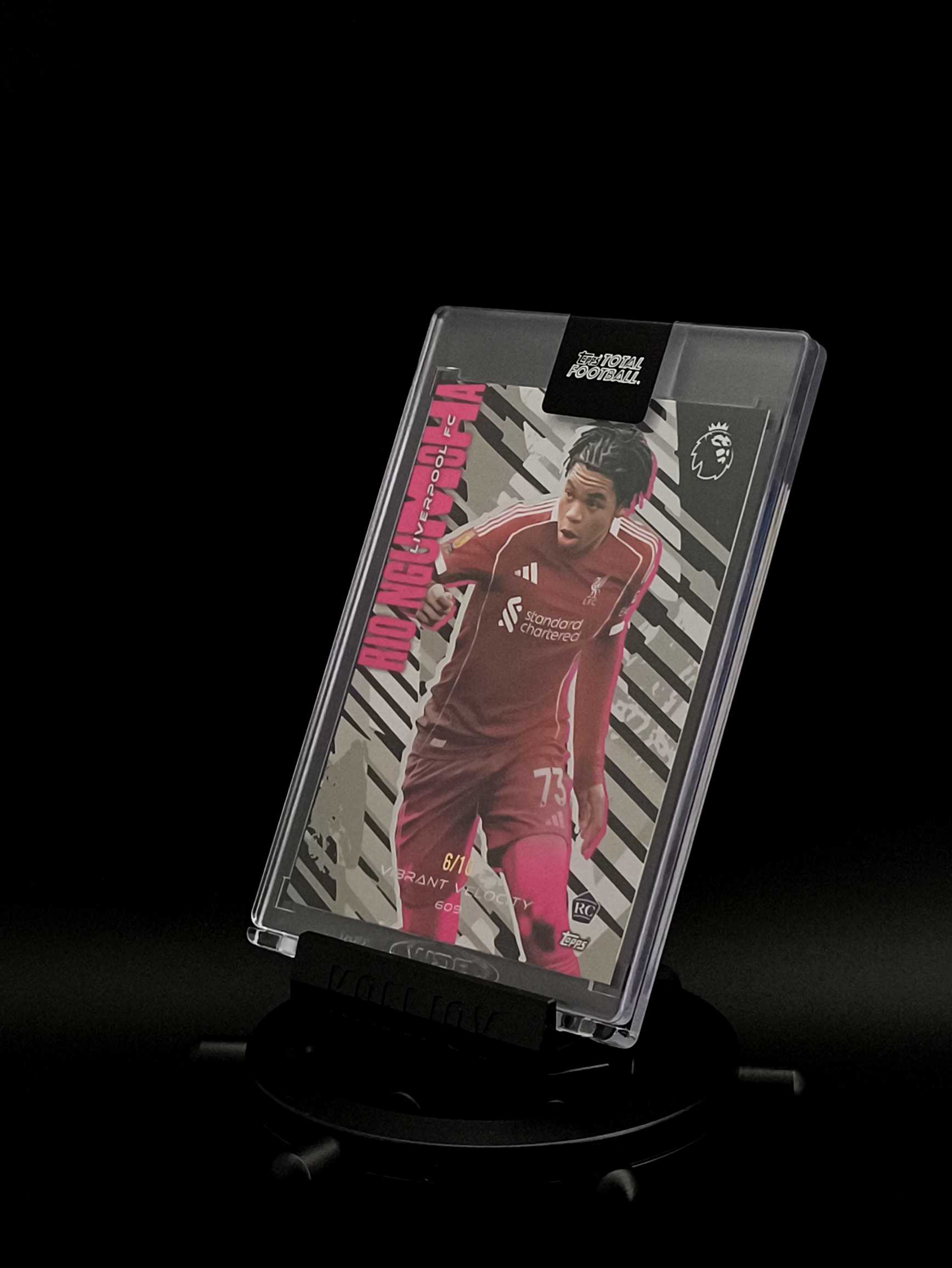 2025-26 Topps Total Football Rio Ngumoha 里奥・恩古莫哈 RC 利物浦超新星 恩古莫哈 利物浦 红军 英格兰 6/10编 TTF 原封砖