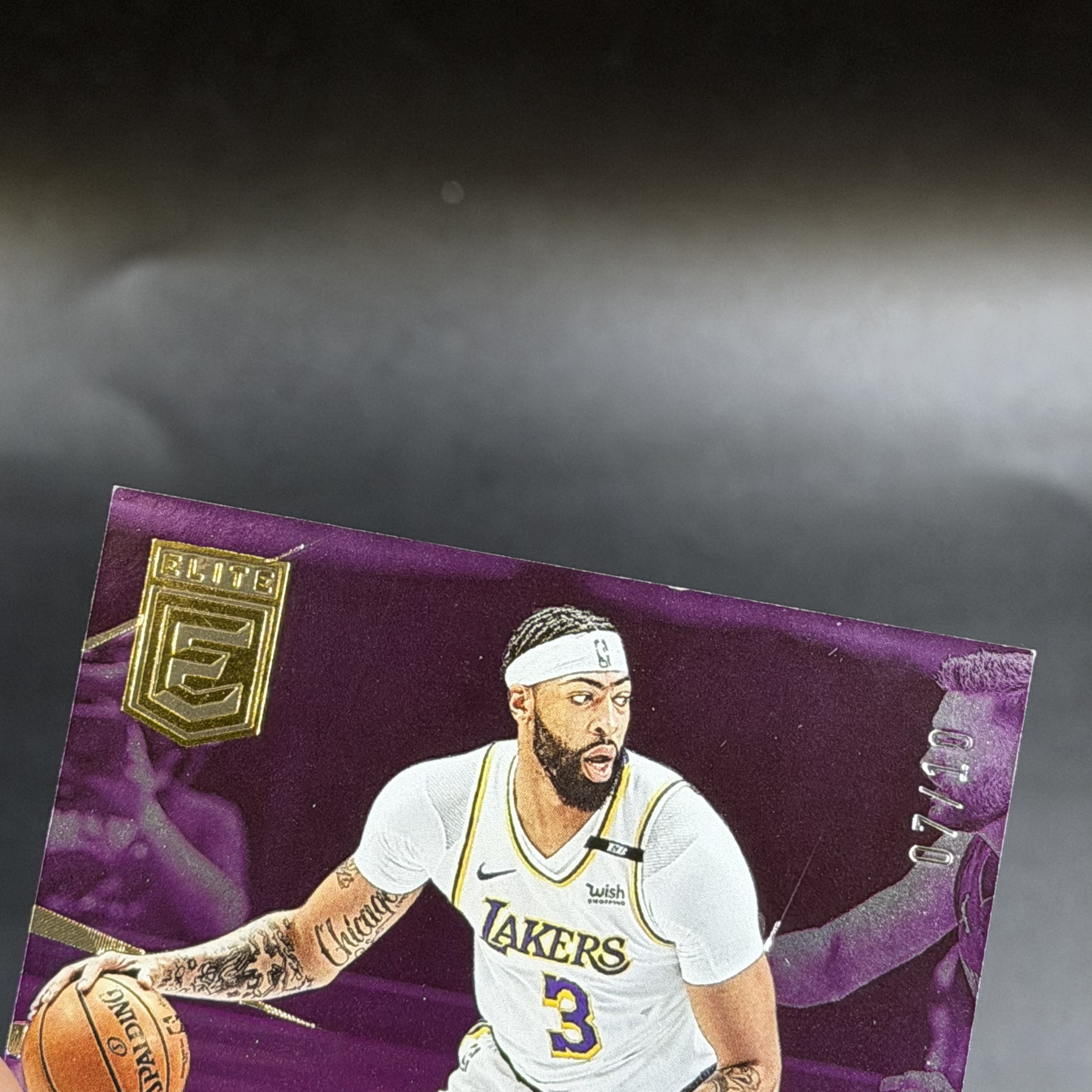 【浩冉拍卖】2021-22 Panini Elite 篮球精英 Anthony Davis 安东尼 戴维斯 卡签 签字 7/10编 金折 低编 Impact签 湖人 浓眉 瑕疵三四 #奶茶#