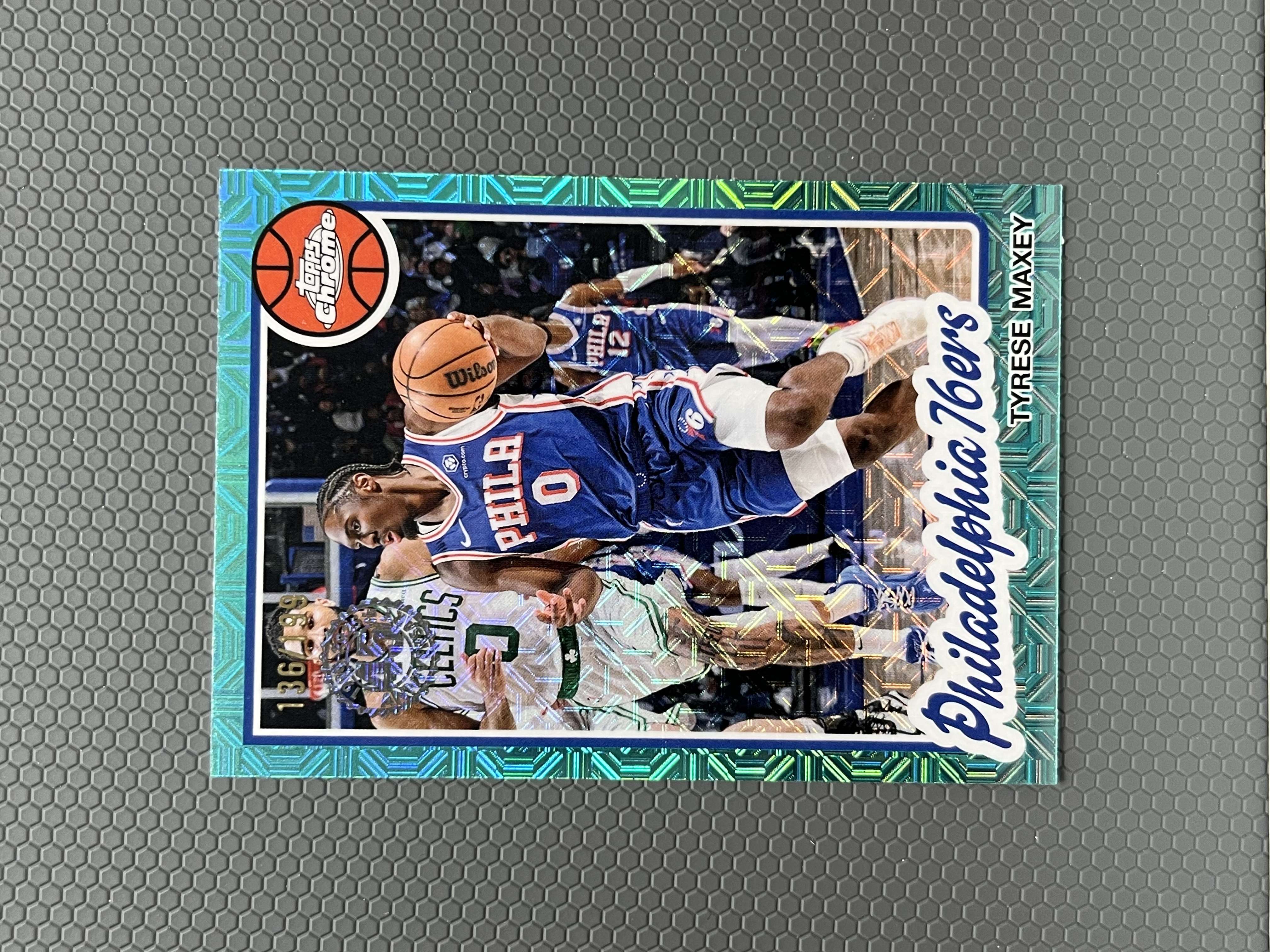 2025 Topps 马克西 TYRESE MAXEY 76人 限量 199编 绿折 折射 MOJO折 卡品如图-左