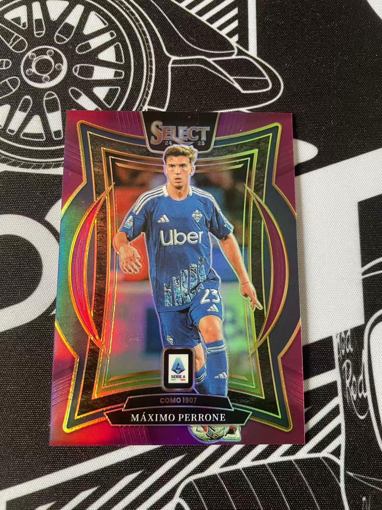 2024-25 Panini Select Serie A Maximo Perrone 帕尼尼 意甲 SE 科莫 马克西莫 佩罗内 折射 20/49 一级 紫折 帕兹队友 卡品如图 凑套必备