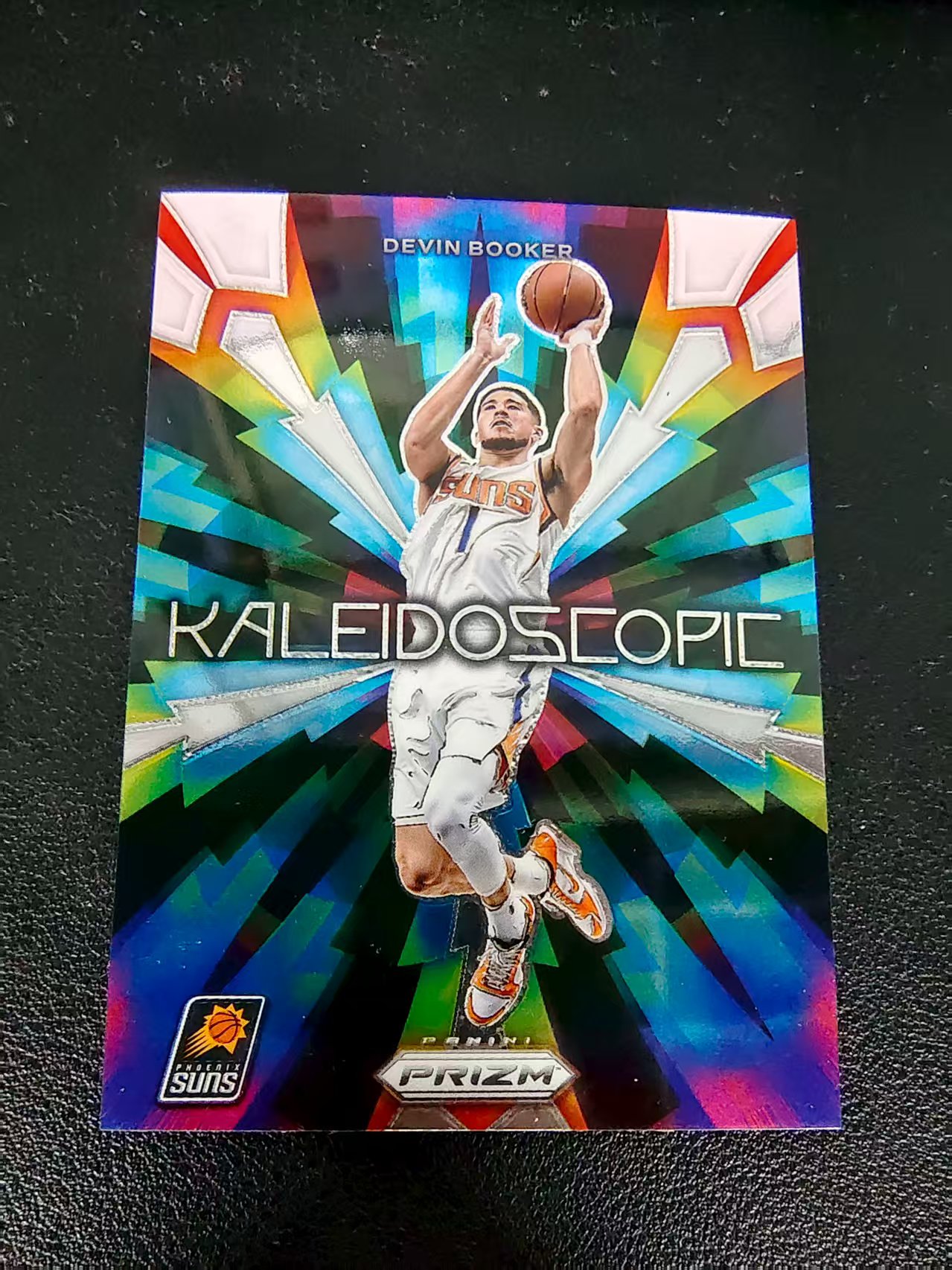 【可合并,不累计】2023-24 Panini Prizm Devin Booker 德文 布克 太阳 万花筒特卡 PZ 划痕 边角微瑕 介意勿拍 #12
