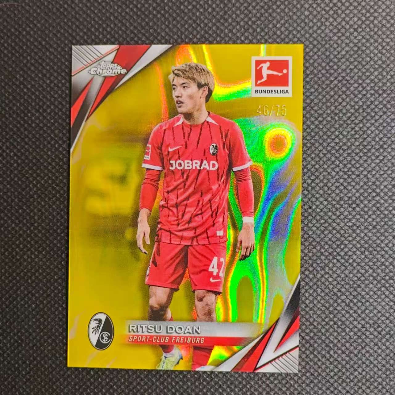 2025 Topps Chrome Ritsu Doan 团长#40德甲 弗莱堡 日本 堂安律 黄熔岩折 折射 /75编 不保卡品细节看图