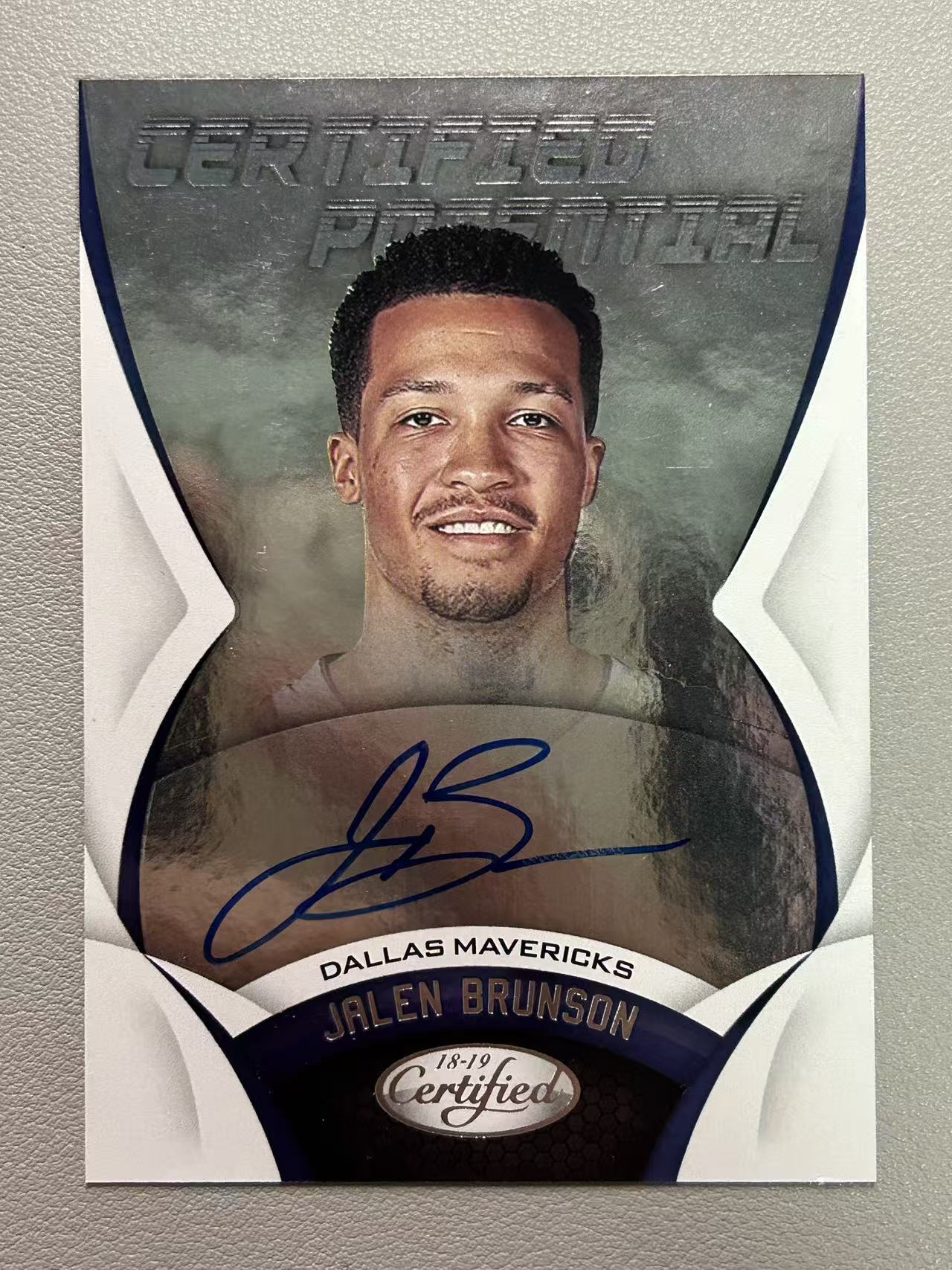 【阿泽代卖】2018-19 Panini Certified 卫生巾 Jalen Brunson 独行侠 新秀 RC 杰伦 布伦森 签字 卡签 大头 选图巨帅 卡品如图 介意勿拍-硕哥