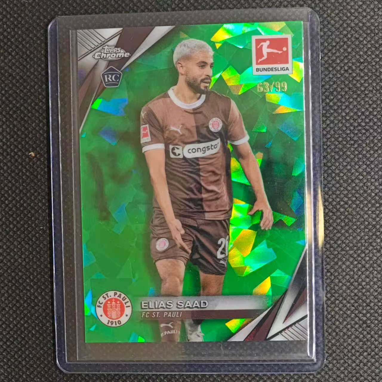 2025 Topps Chrome Elias Saad RC 团长#88德甲蓝宝石 突尼斯 圣保利 埃利亚斯 萨阿德 新秀 99编 绿碎冰折 不保卡品细节看图