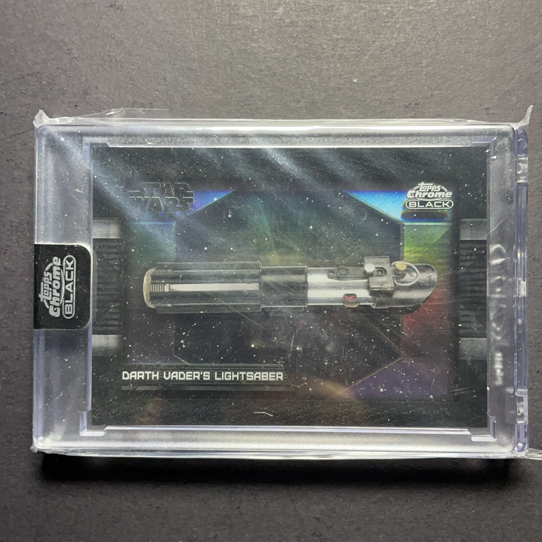 2025 Topps Star Wars 星球大战 达斯维达光剑 大比例箱货 比例插放 黑暗深处沙盒特卡 DD-17 2024 Topps Chrome星战影视Black黑盒系列