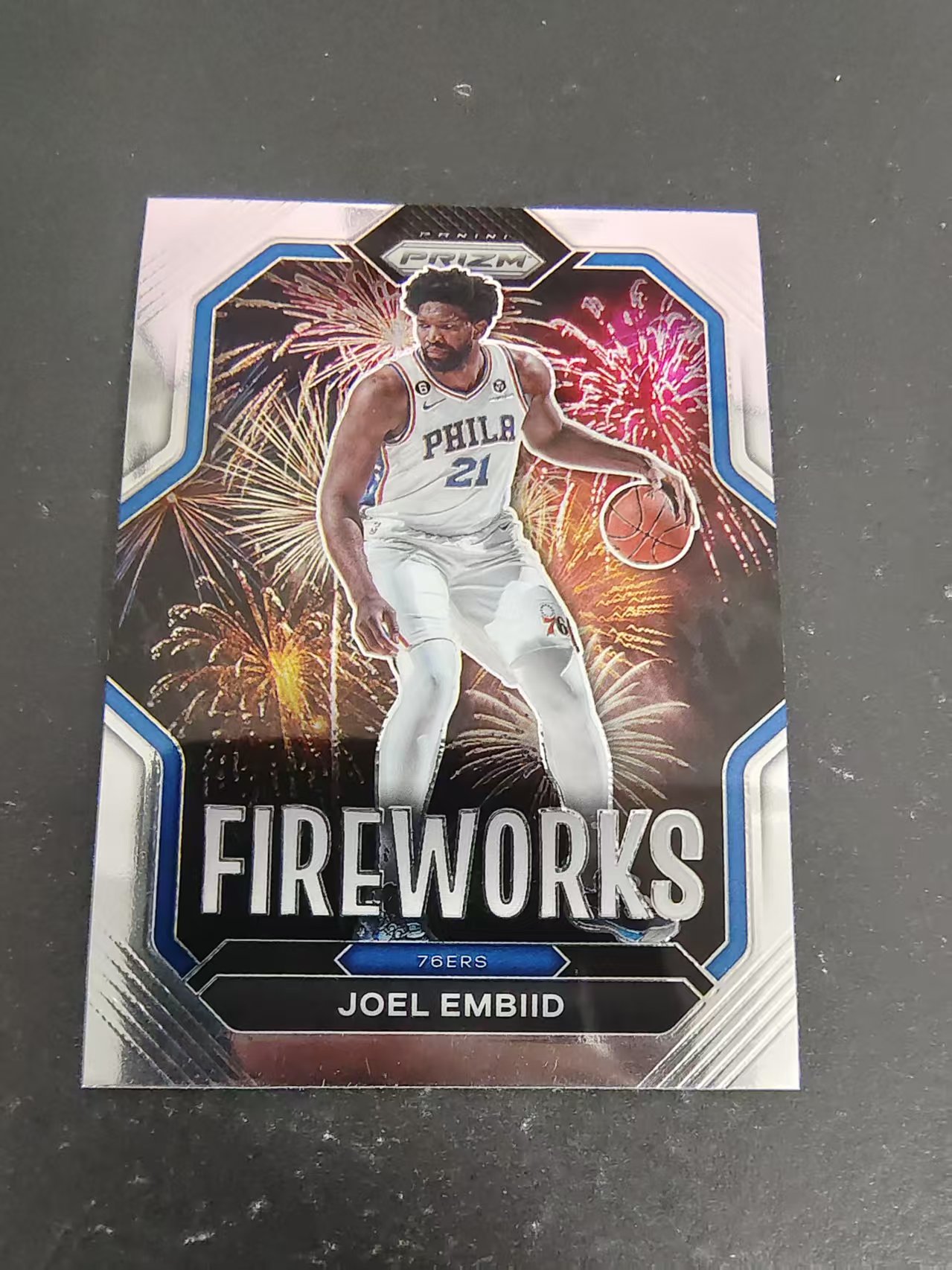 【可合并,不累计】2022-23 Panini Prizm Joel Embiid 乔尔 恩比德 76人 烟花特卡 PZ 划痕 边角微瑕 介意勿拍 #15