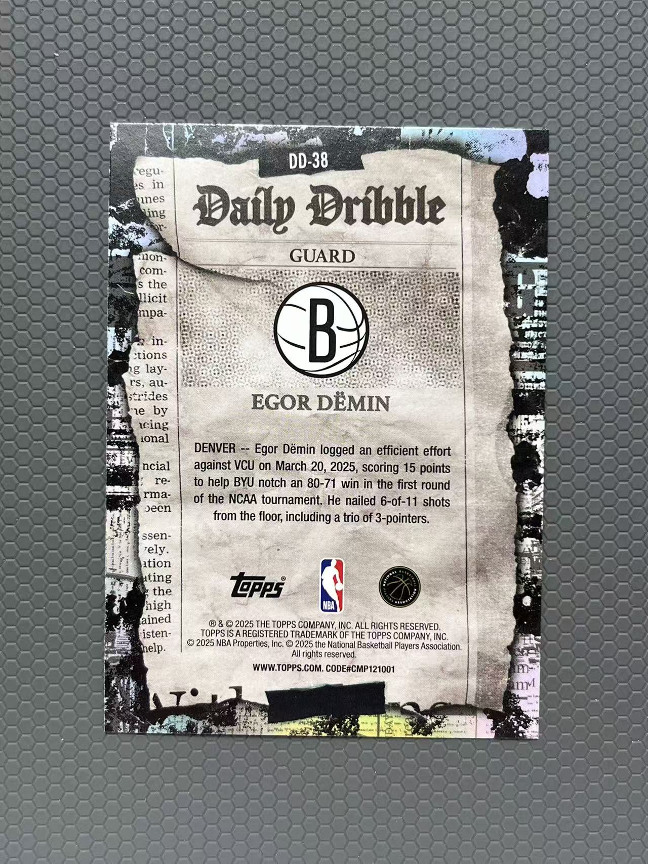 2025 Topps 叶戈尔·杰明 Egor Demin 篮网 新秀 RC 特卡 银折 折射 卡品如图-左