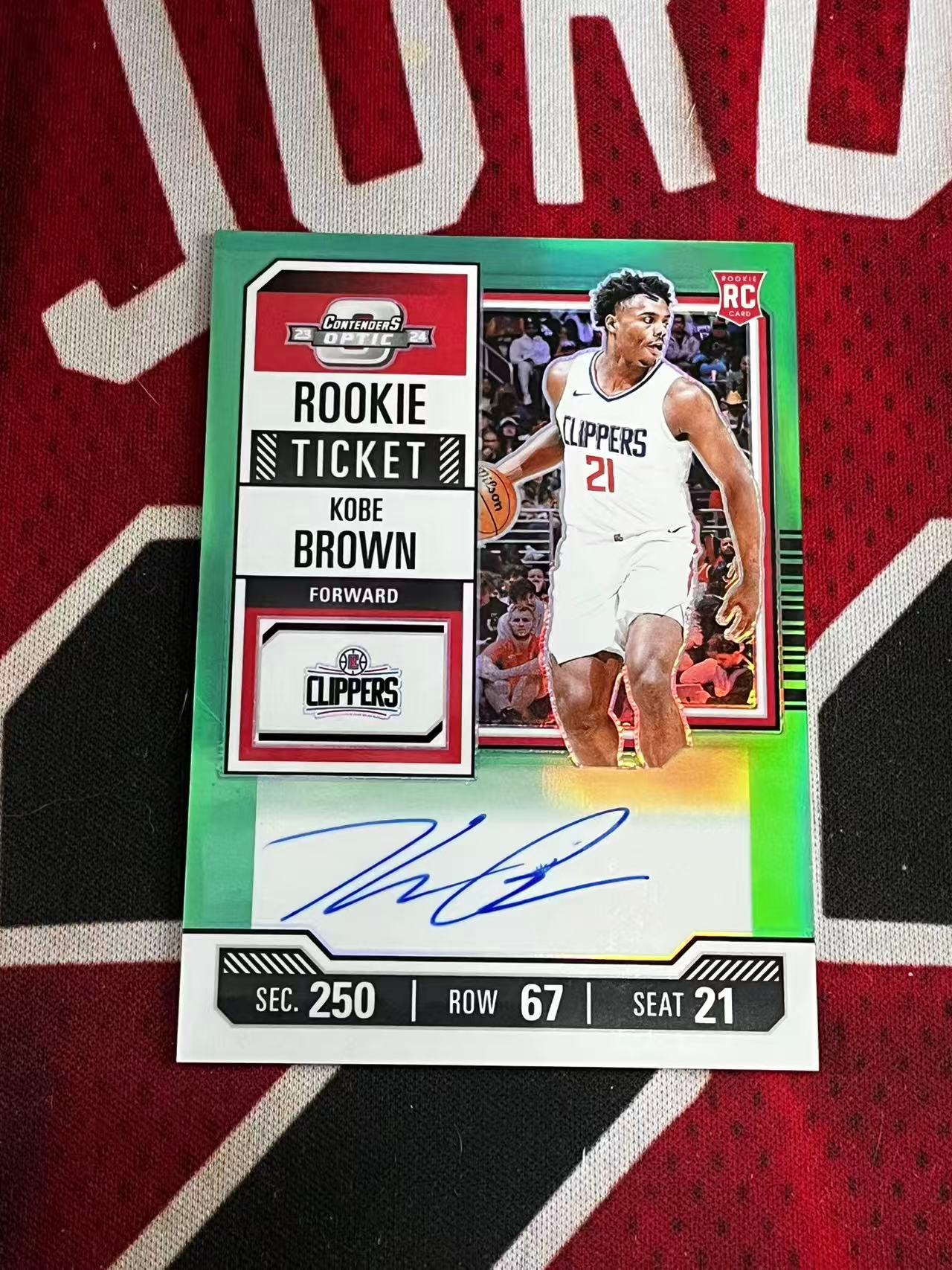 【接寄拍】2023-24 PANINI CONTENDERS OPTIC 球票系列 快船 新秀RC 科比布朗 75编 签字卡 卡签 正新秀球票签字卡 绿折 折射【烂臭嘴拍卖】