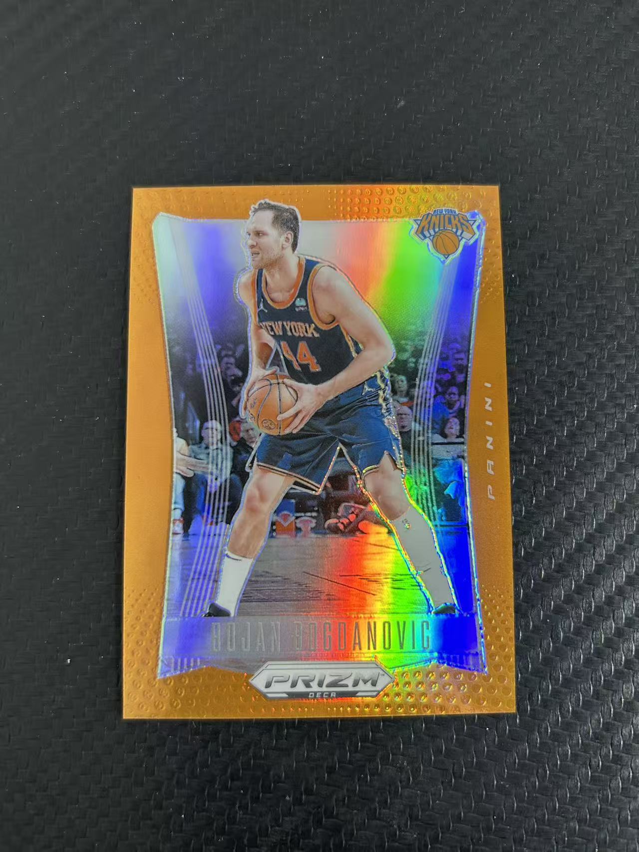 2023-24 Panini Prizm Deca Bojan Bogdanovic #8【灯灯拍卡】PZ 尼克斯 博扬 博格达诺维奇 45/49编 收藏必备【雪茄】