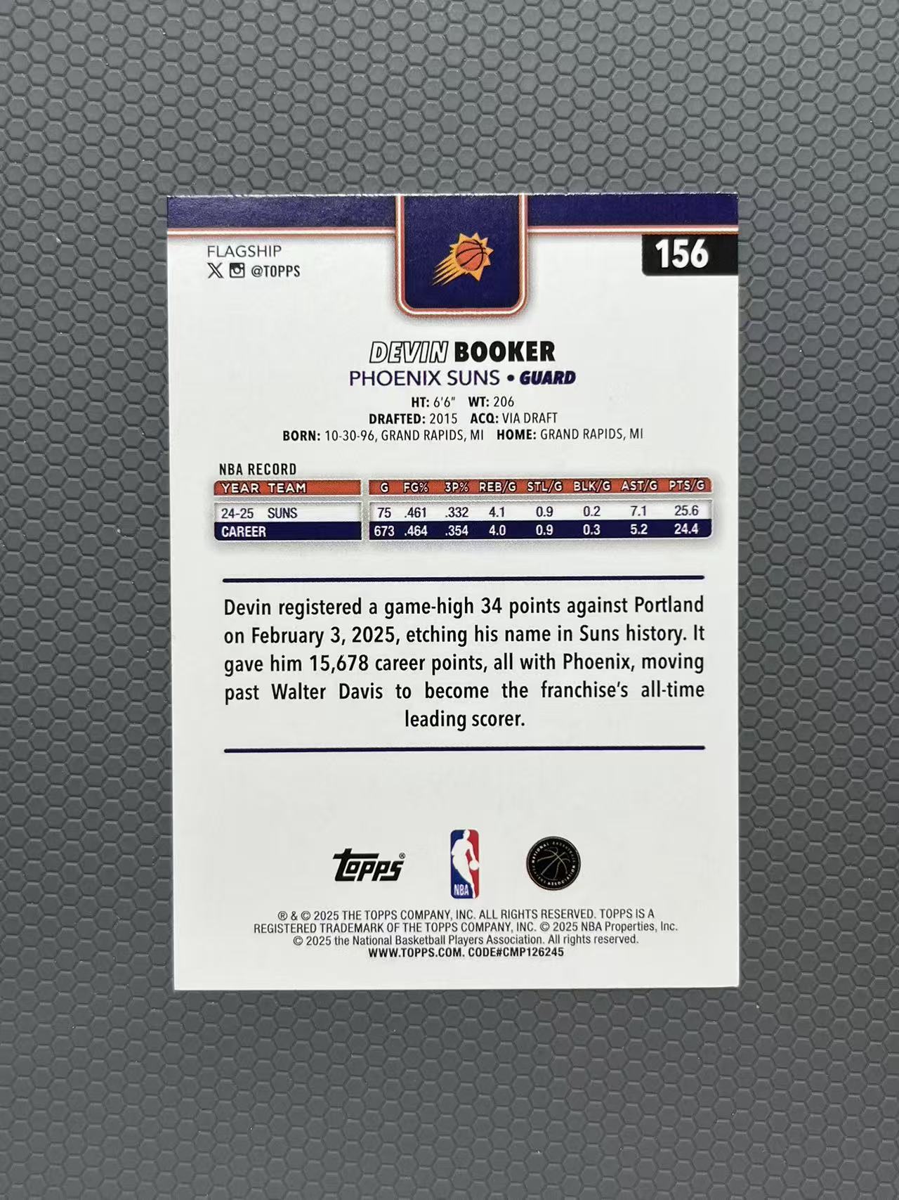 2025 Topps 德文 布克 DEVIN BOOKER 太阳 LOGO 队徽 平行 特卡 大比例 卡品如图-左