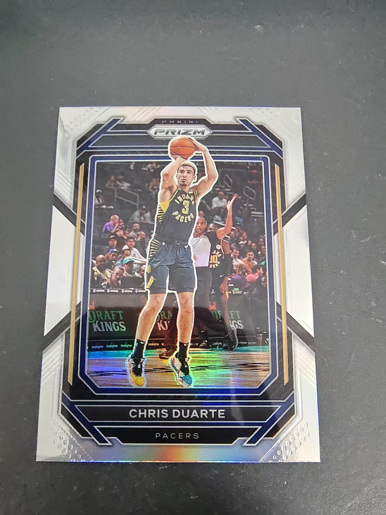 【可合并，不累计】2022-23 Panini Prizm Chris Duarte 克里斯 杜阿尔特 步行者 PZ 银折 划痕 边角瑕疵 #99