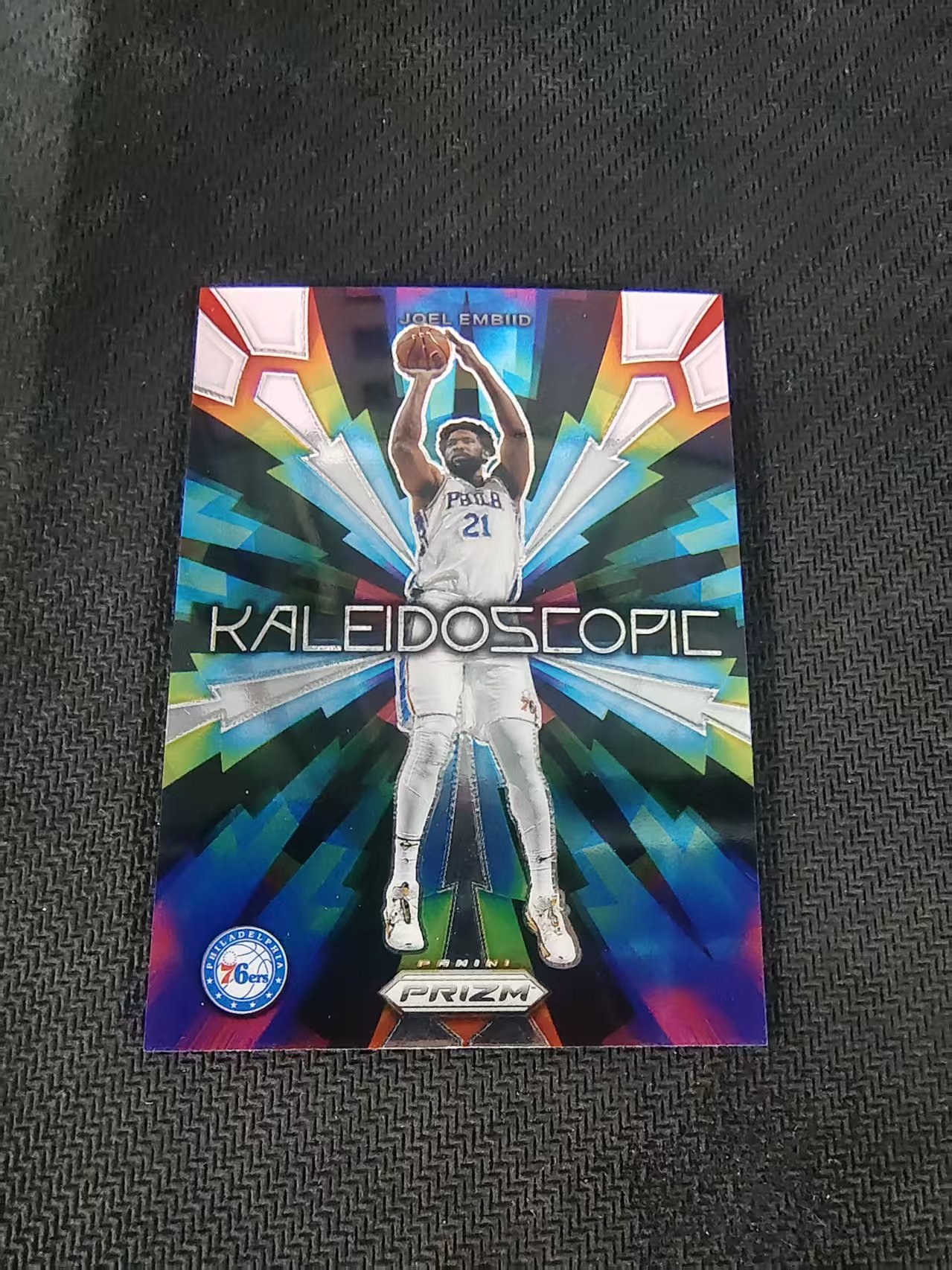 【可合并,不累计】2023-24 Panini Prizm Joel Embiid 76人 大帝 乔尔 恩比德 万花筒特卡 PZ 划痕 边角微瑕 介意勿拍 #9