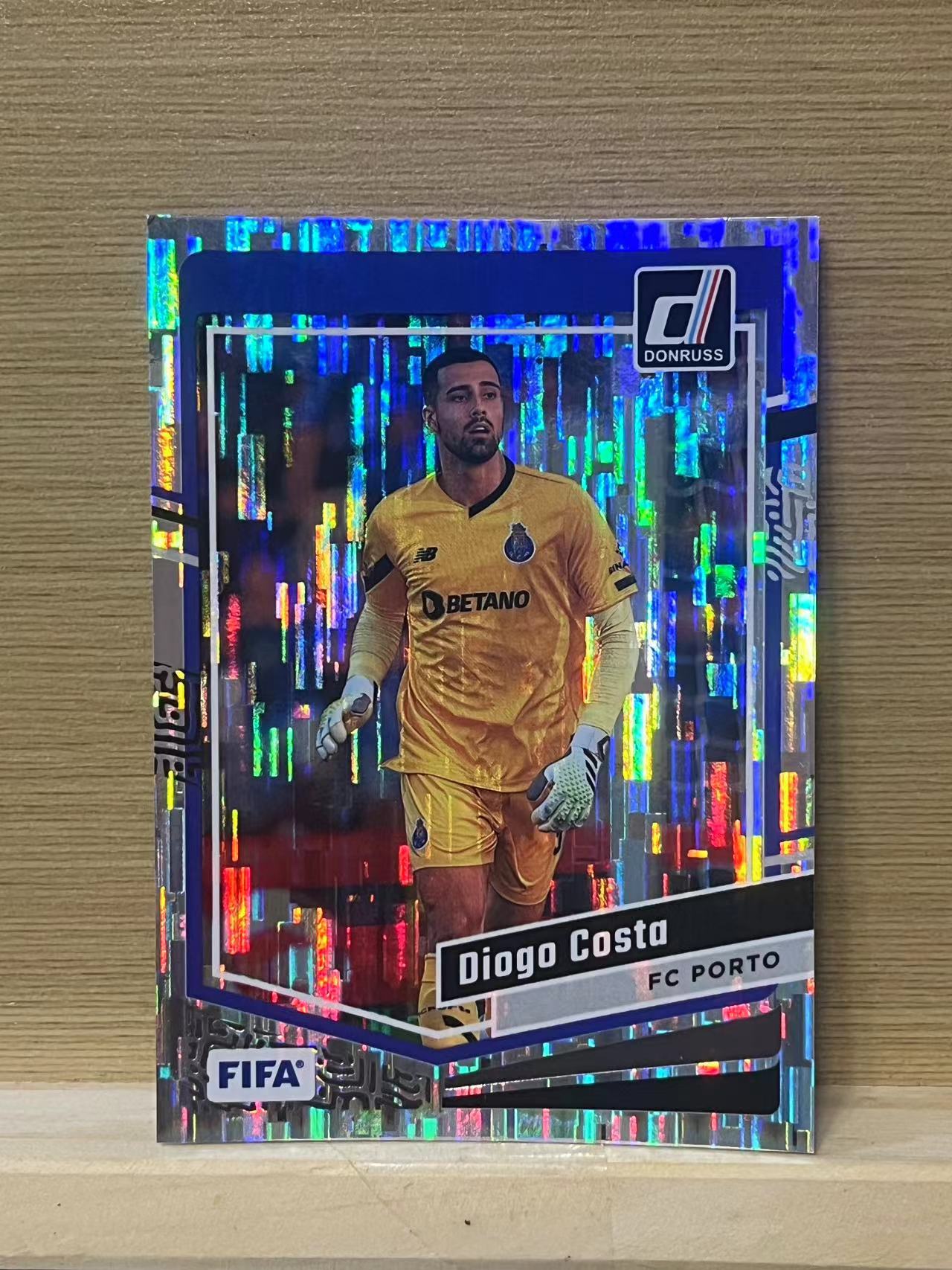 2023-24 Panini Donruss Diogo Costa 迪奥戈 科斯塔 瀑布折 葡萄牙 波尔图 杜蕾斯 FIFA 银折 卡品如图 凑卡收藏必备 A36