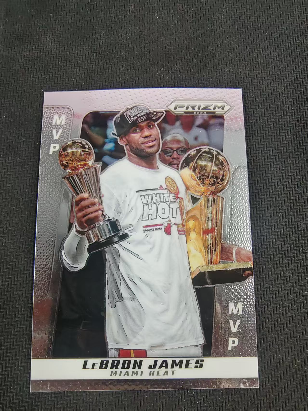 【可合并,不累计】2024-25 Panini Prizm LeBron James DECA PZ 热火 勒布朗 詹姆斯 老詹 复刻 MVP 捧杯 划痕 边角瑕疵 #289