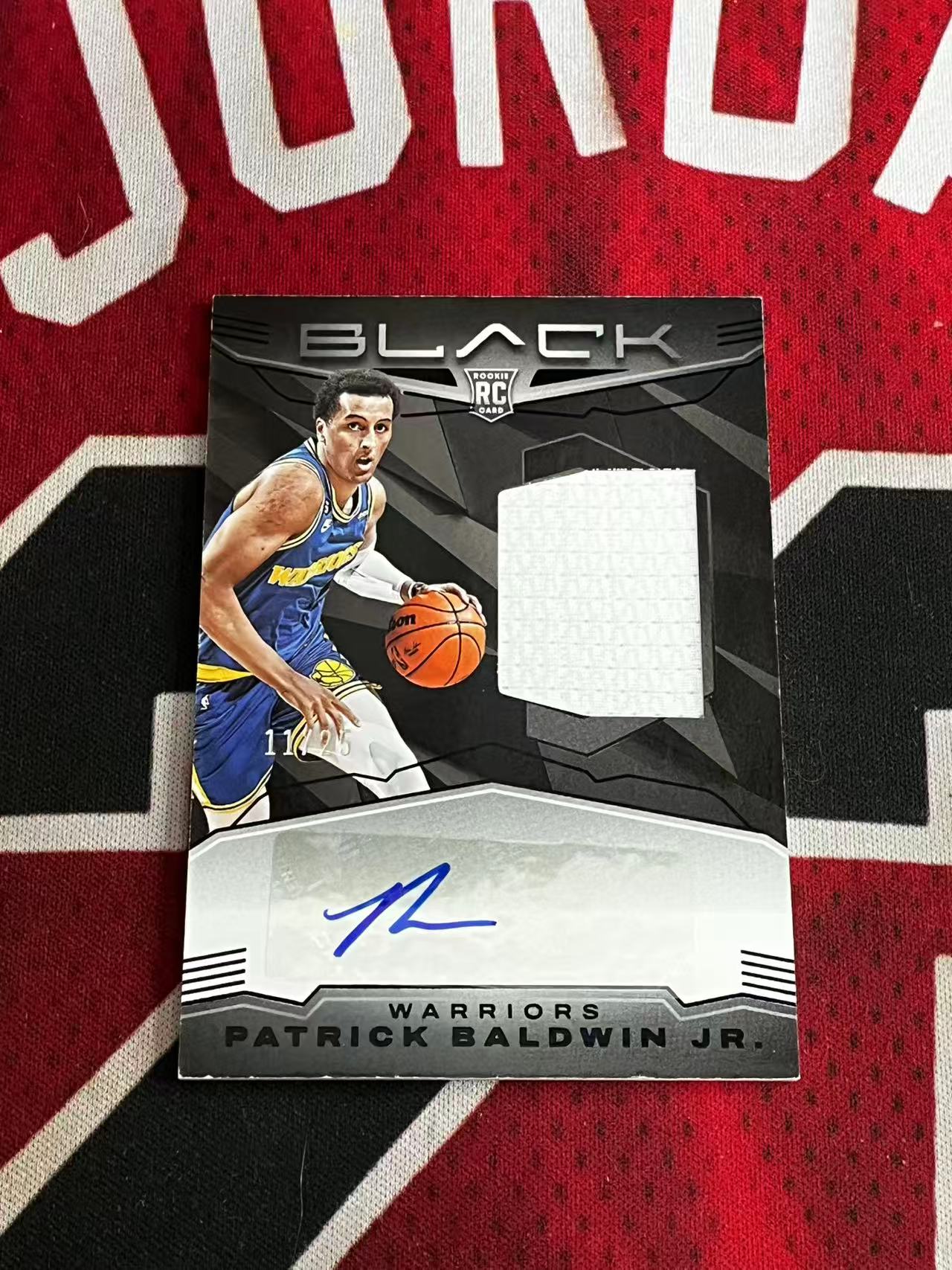 【接寄拍】2022-23 PANINI BLACK 勇士 新秀RC 帕特里克鲍德温 25编 低编 RJA 新秀球衣物料切割签字卡 专收凑套必备【烂臭嘴拍卖】