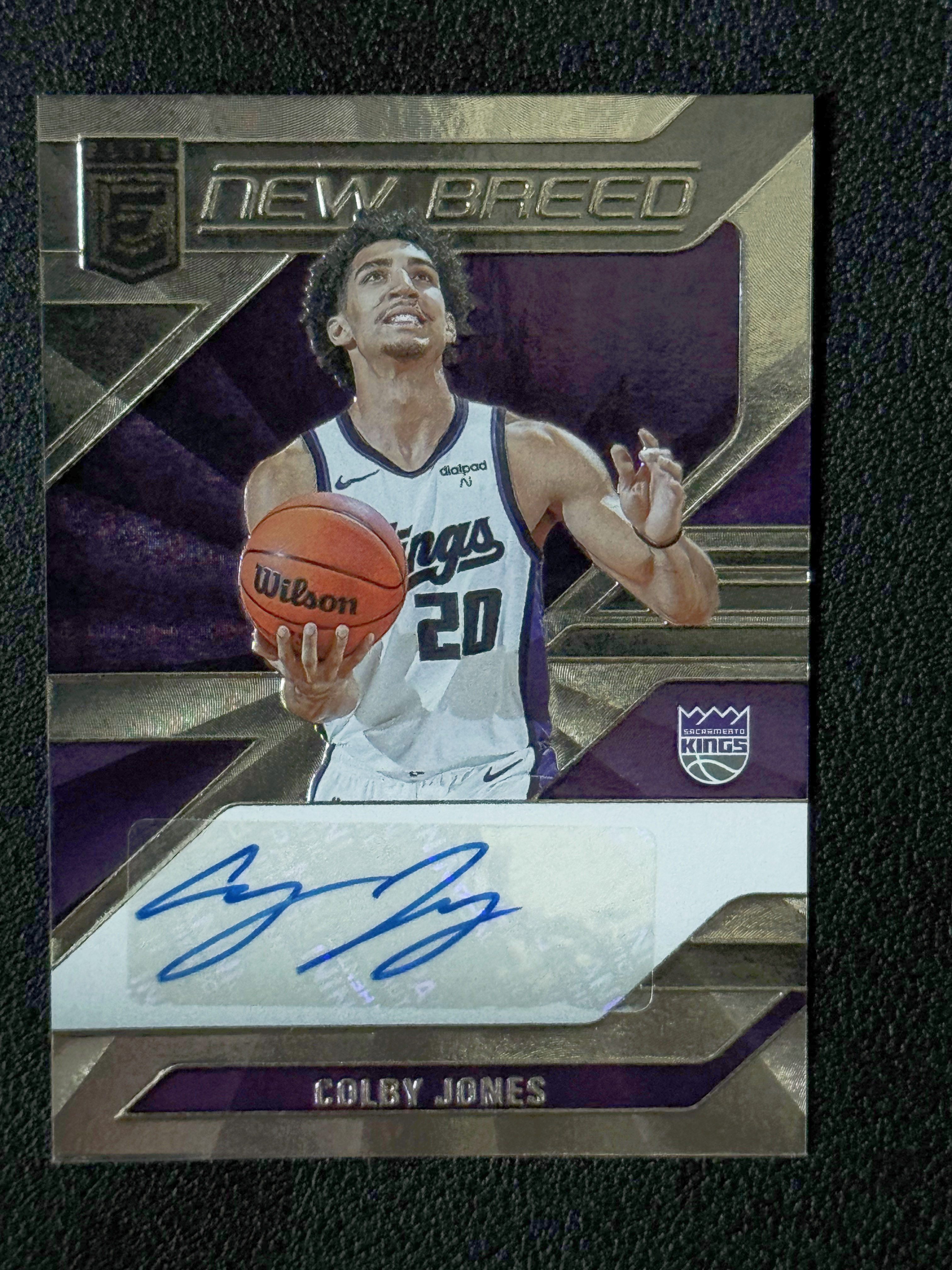 2023-24 Panini 杜蕾斯精英 Colby Jones 【老虎拍卖】杜蕾斯精英 科尔比琼斯 贴签 签字 国王
