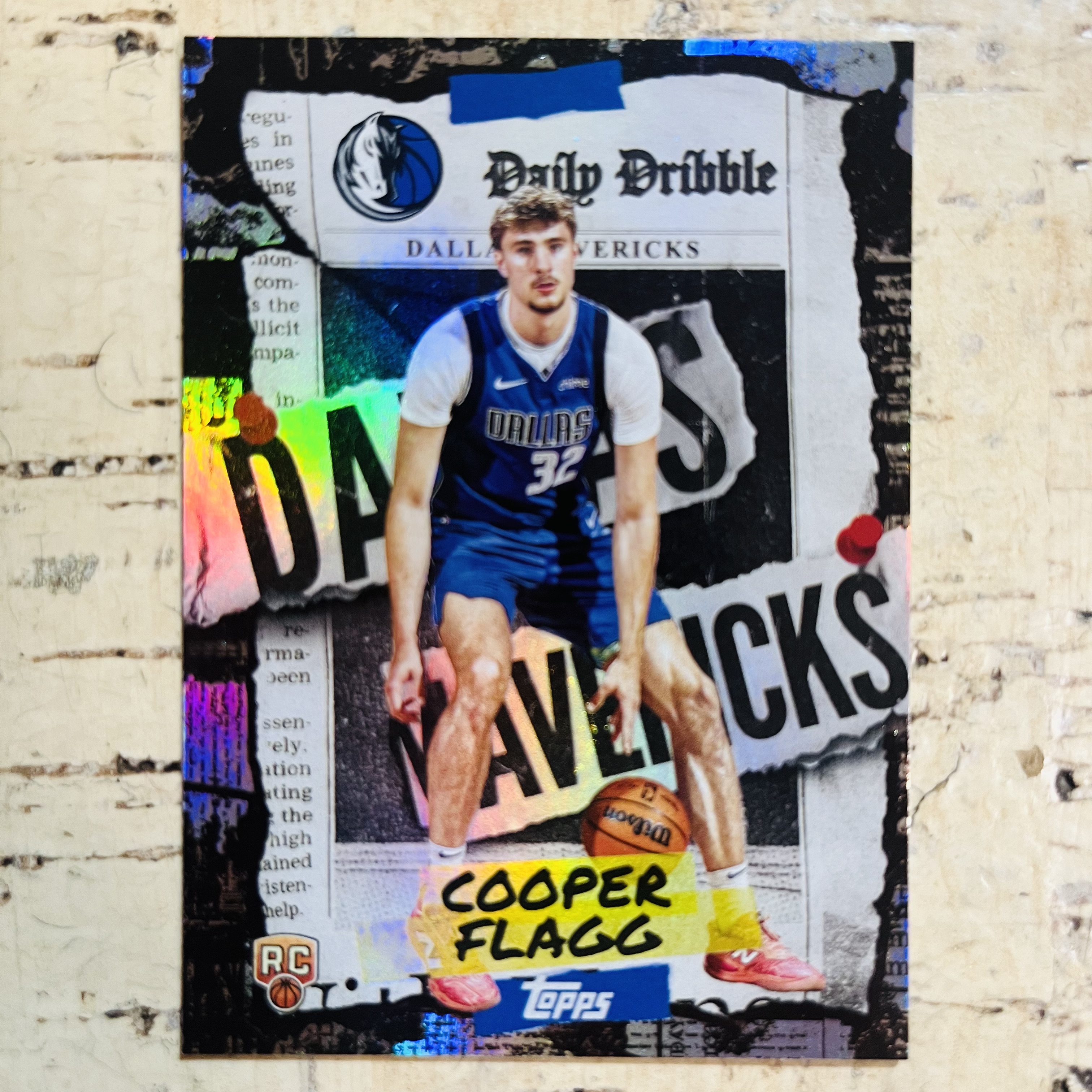 2025-26 Topps Flagship Cooper Flagg RC 新秀 独行侠 美国之子 库珀 弗拉格 正银折 银折射 holo折 第1张 daily dribble 海报 报纸 特卡