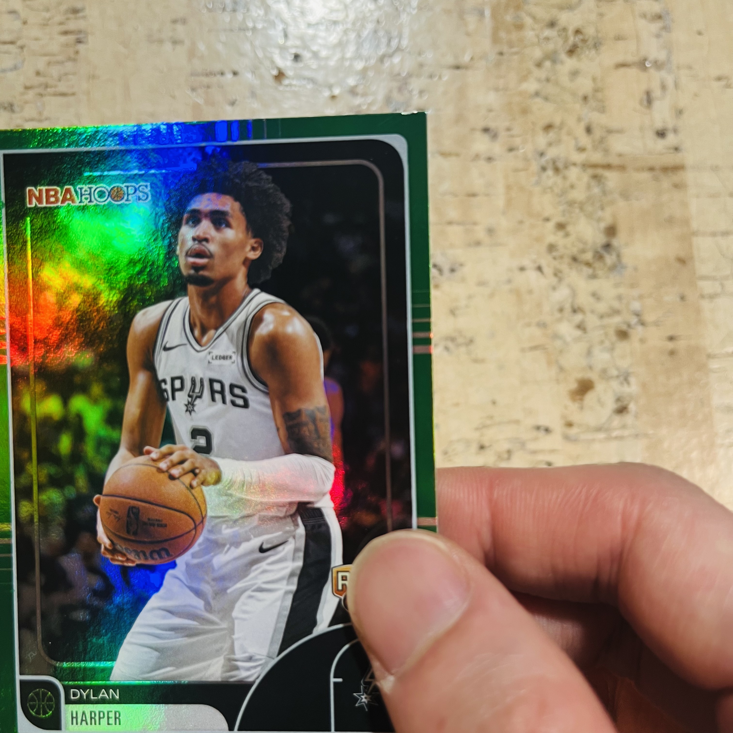 2025-26 Topps NBA Hoops Dylan Harper RC 新秀 马刺 迪伦 哈珀 正绿折 绿折射 稀有折射 凑彩虹必备 右上微瑕见图三【小卡迷拍卖 可累积半年】