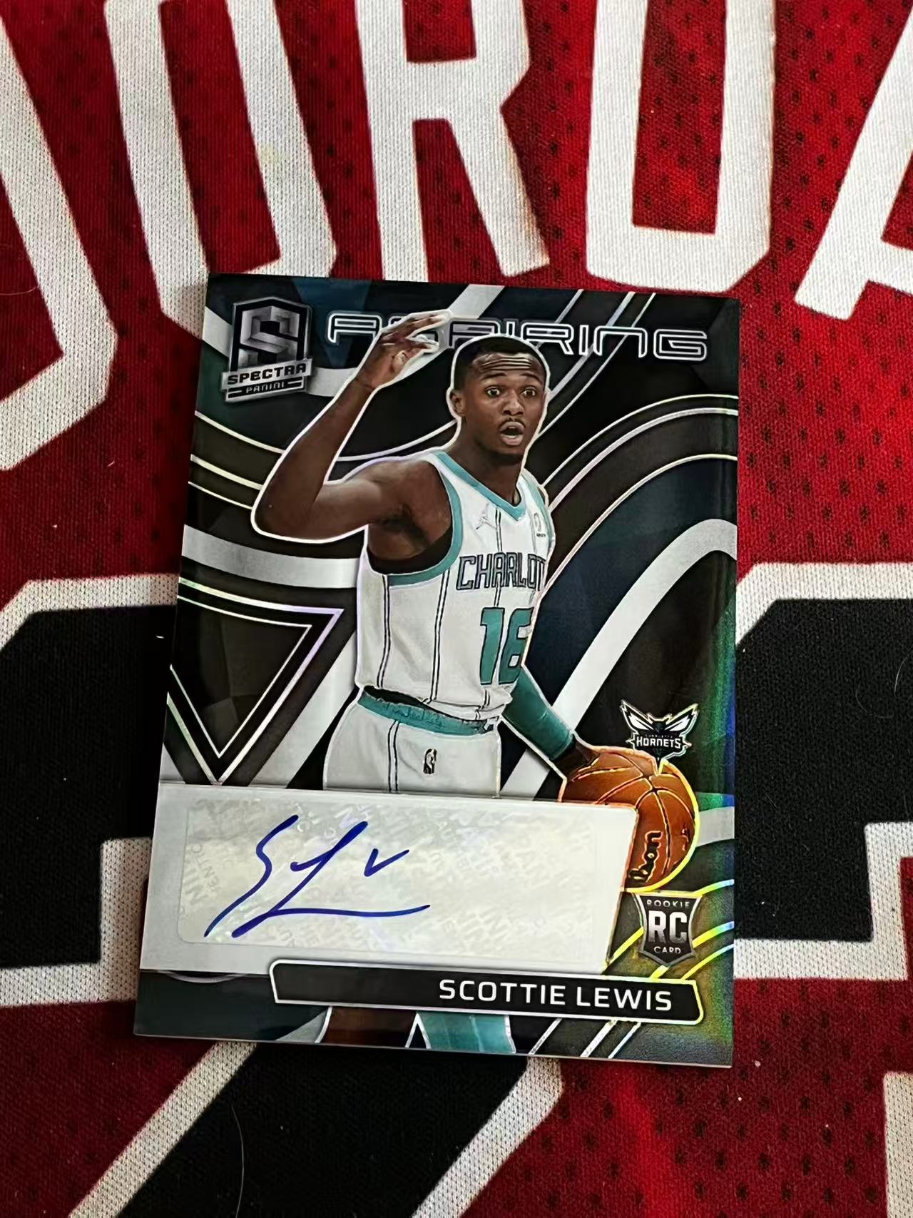 【接寄拍】2021-22 PANINI SPECTRA 光谱系列 黄蜂 新秀RC 斯科蒂刘易斯 99编 签字卡 ASPIRING辐射签 银折 折射 专收凑套必备【烂臭嘴拍卖】