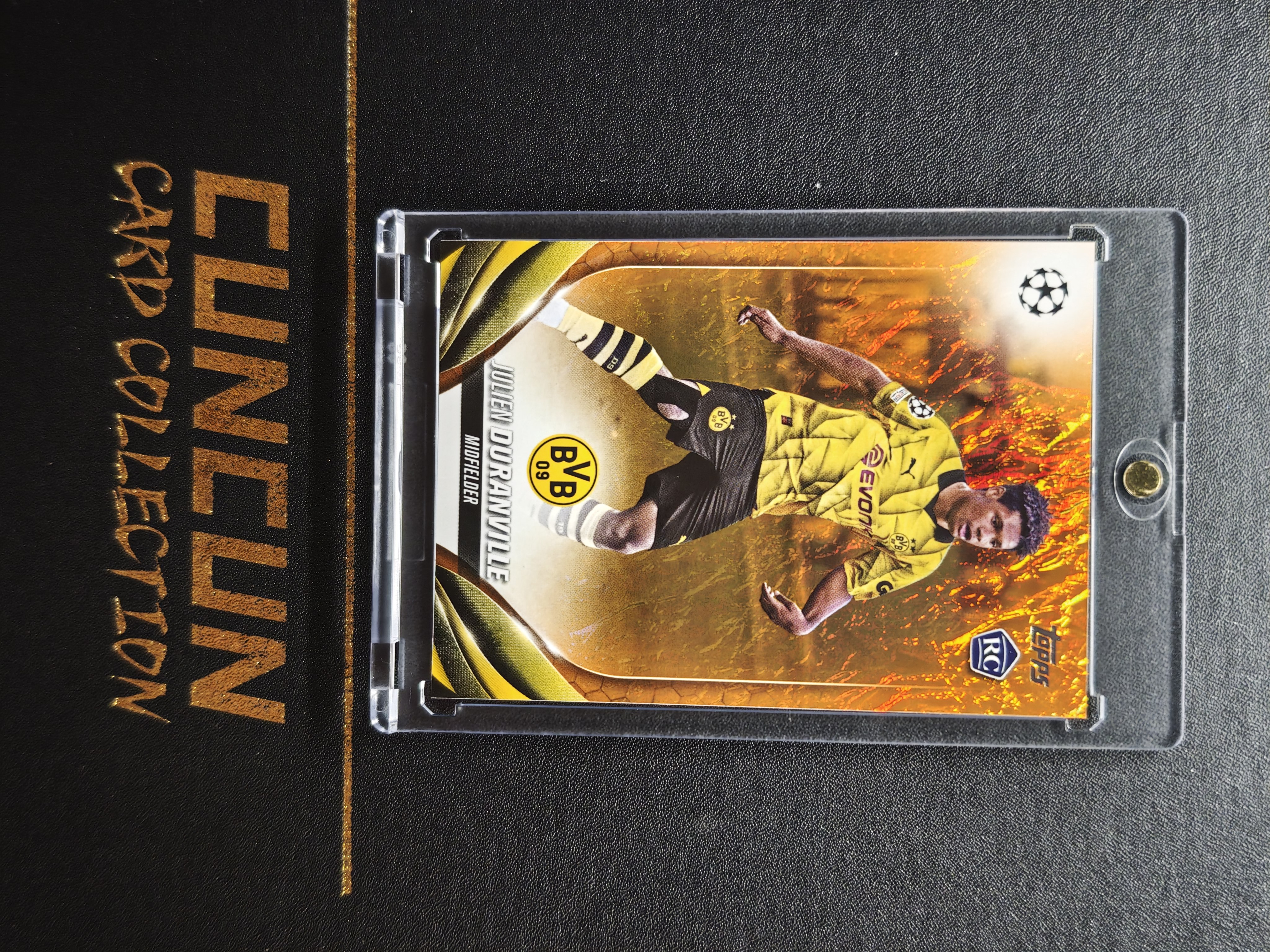 2024 Topps UCC Julien Duranville 欧冠 多特蒙德 杜兰维尔 迪朗维尔 RC新秀 橙折 橙瀑布折 /25编 比利时 带砖【CUN拍卖-K28】