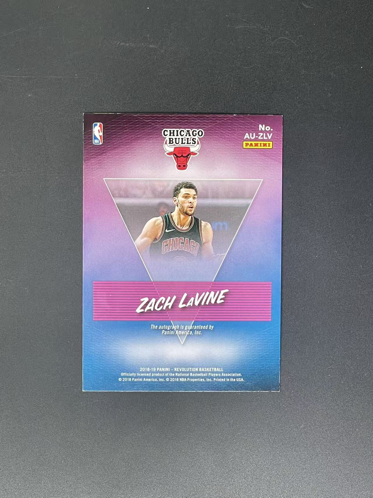 2018-19 Panini Revolution Zach LaVine 【林哦哦代卖】扎克 拉文 革命 签字 公牛(老张)